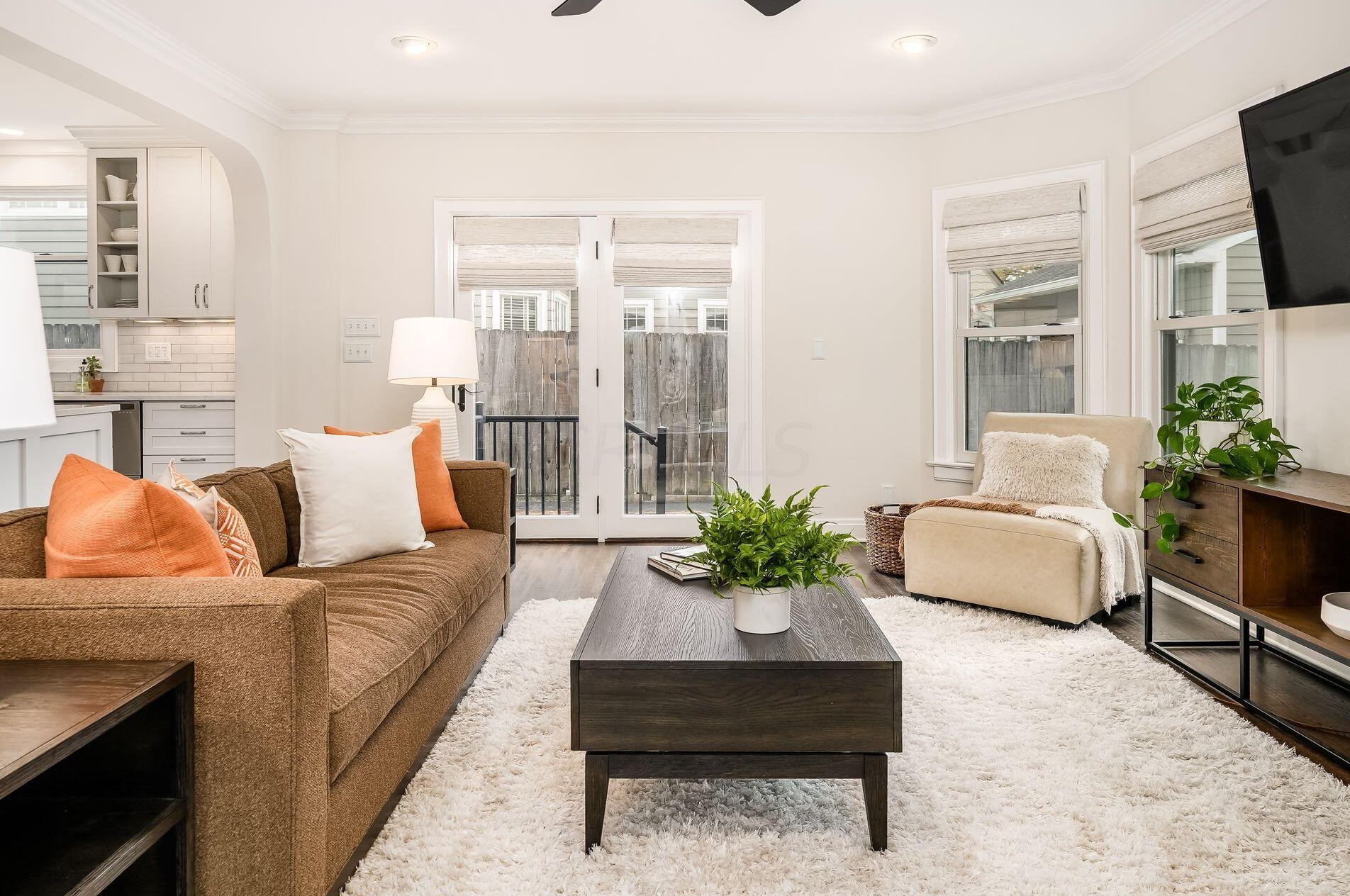 2351 Kensington Dr, Columbus OH 43221-3770 exterior