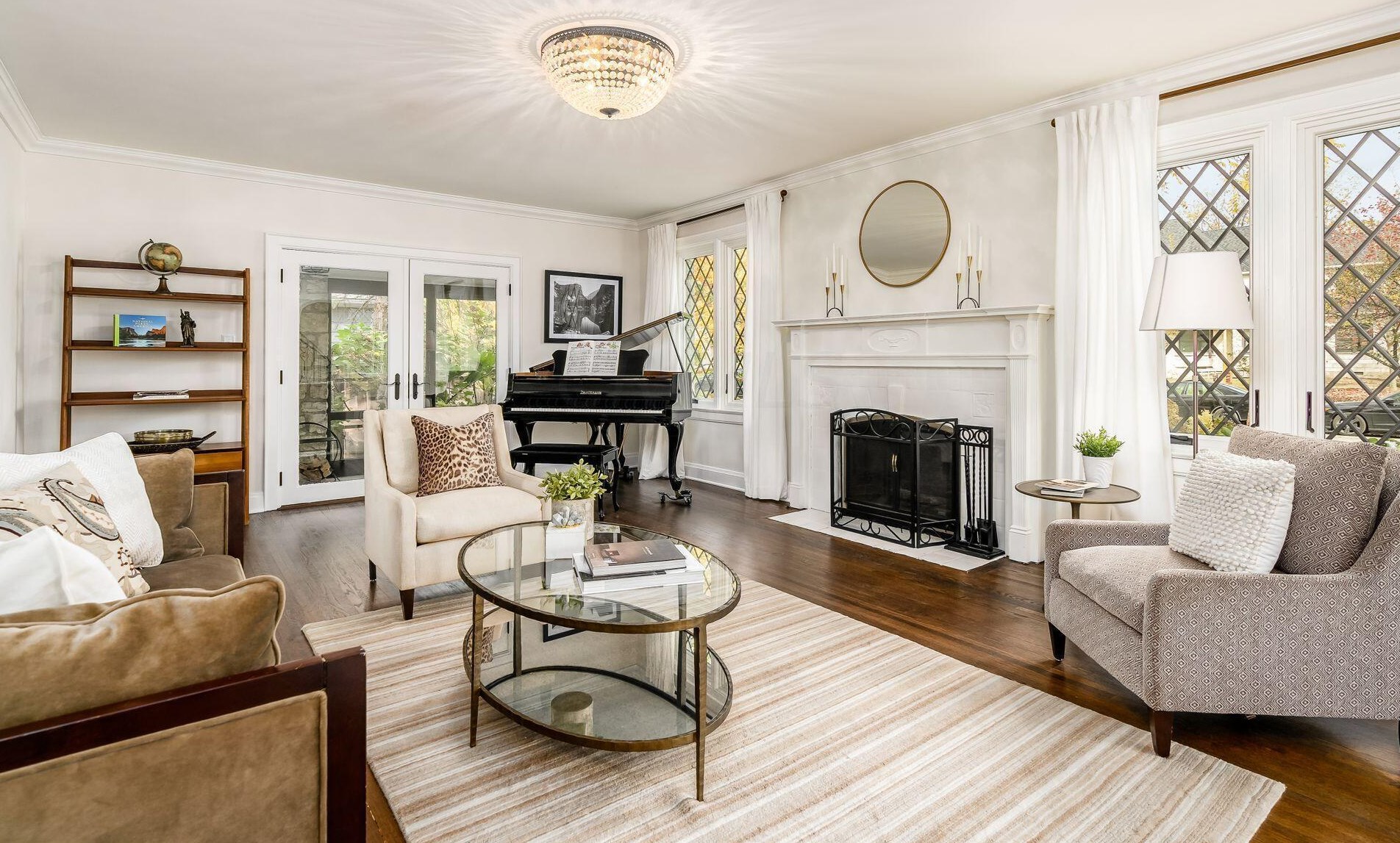 2351 Kensington Dr, Columbus OH 43221-3770 exterior