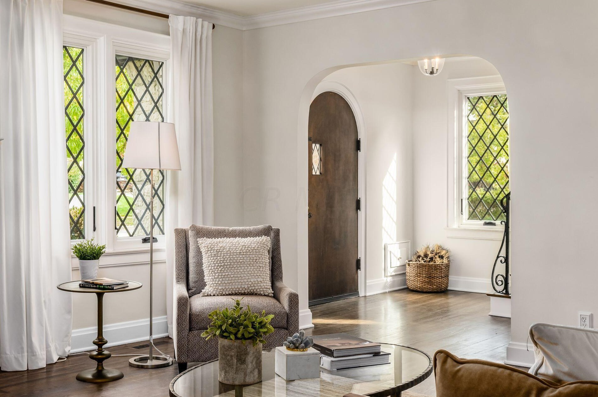 2351 Kensington Dr, Columbus OH 43221-3770 exterior