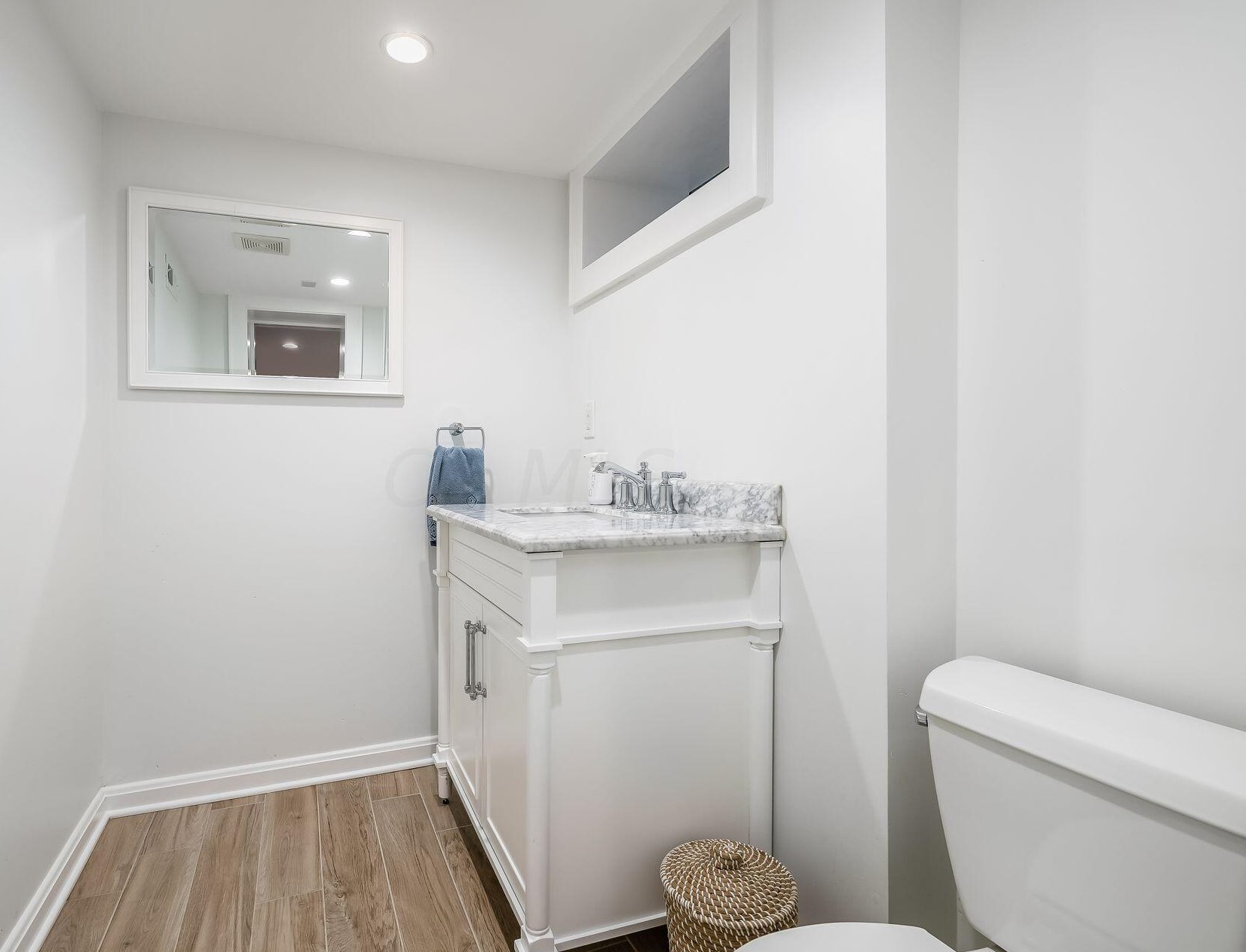 2351 Kensington Dr, Columbus OH 43221-3770 exterior