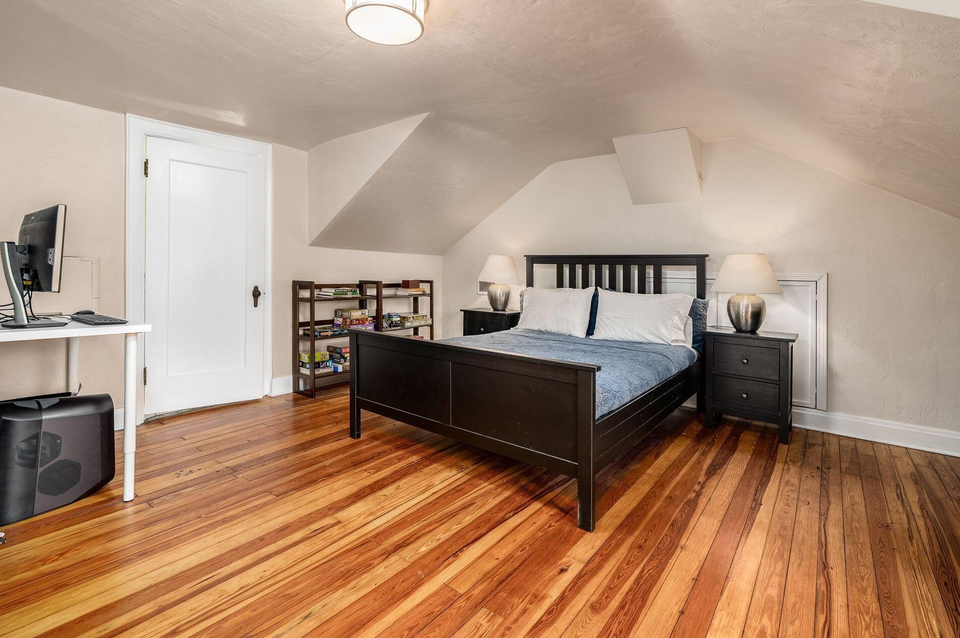 2351 Kensington Dr, Columbus OH 43221-3770 exterior