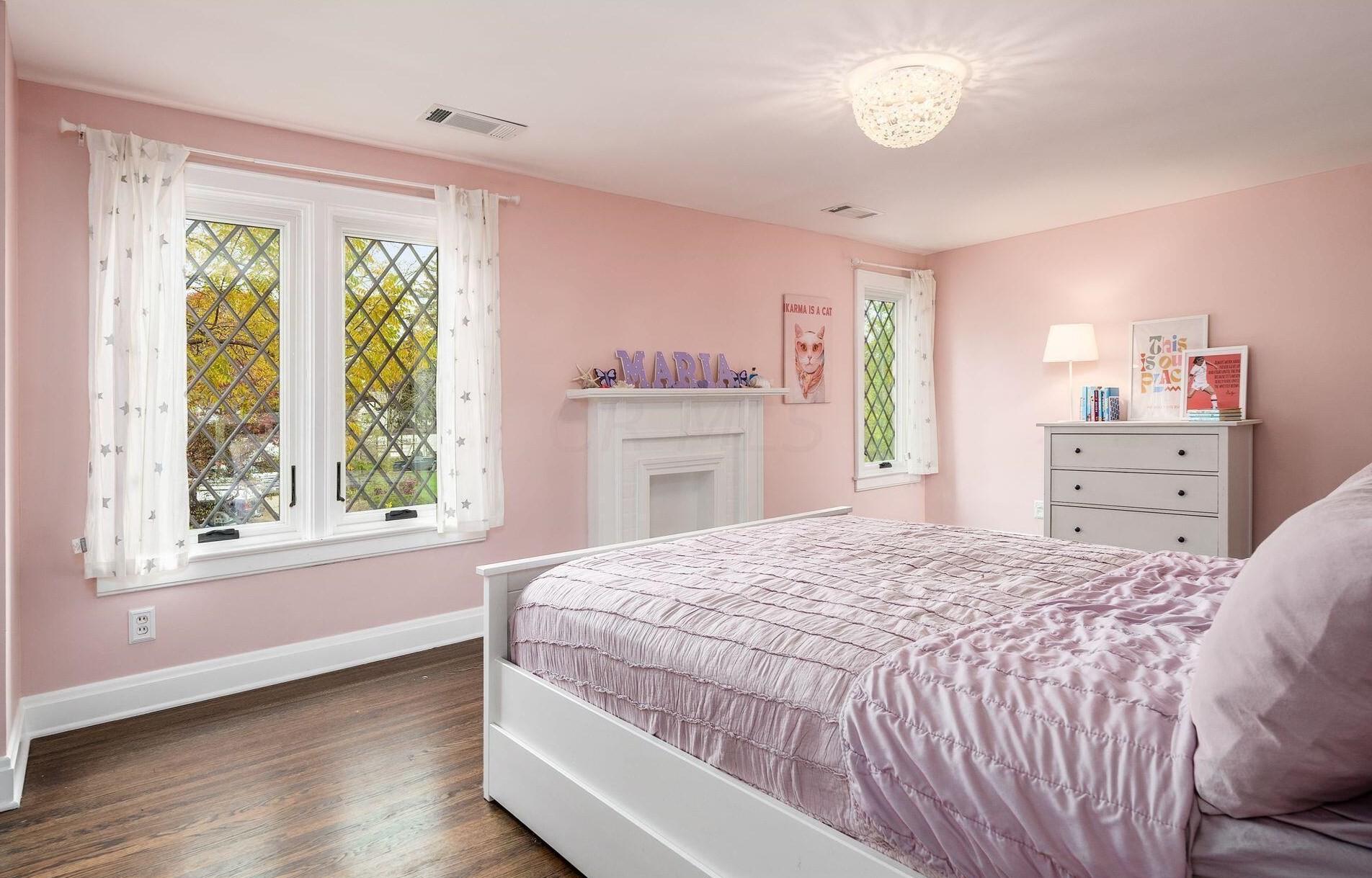 2351 Kensington Dr, Columbus OH 43221-3770 exterior