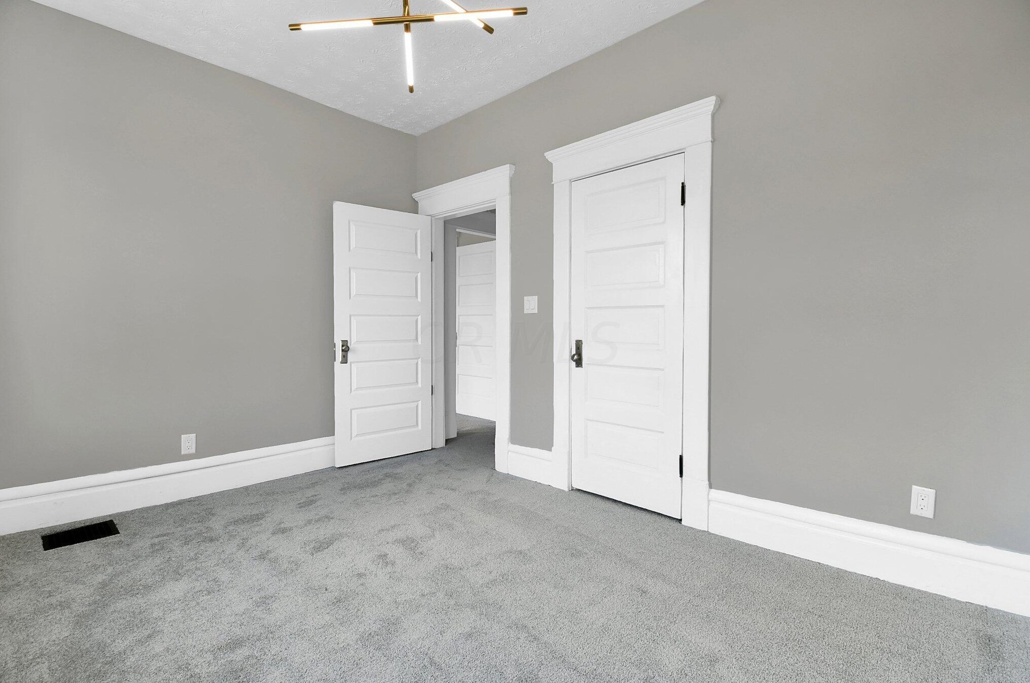 953 Studer Ave, Columbus OH 43206-3214 exterior