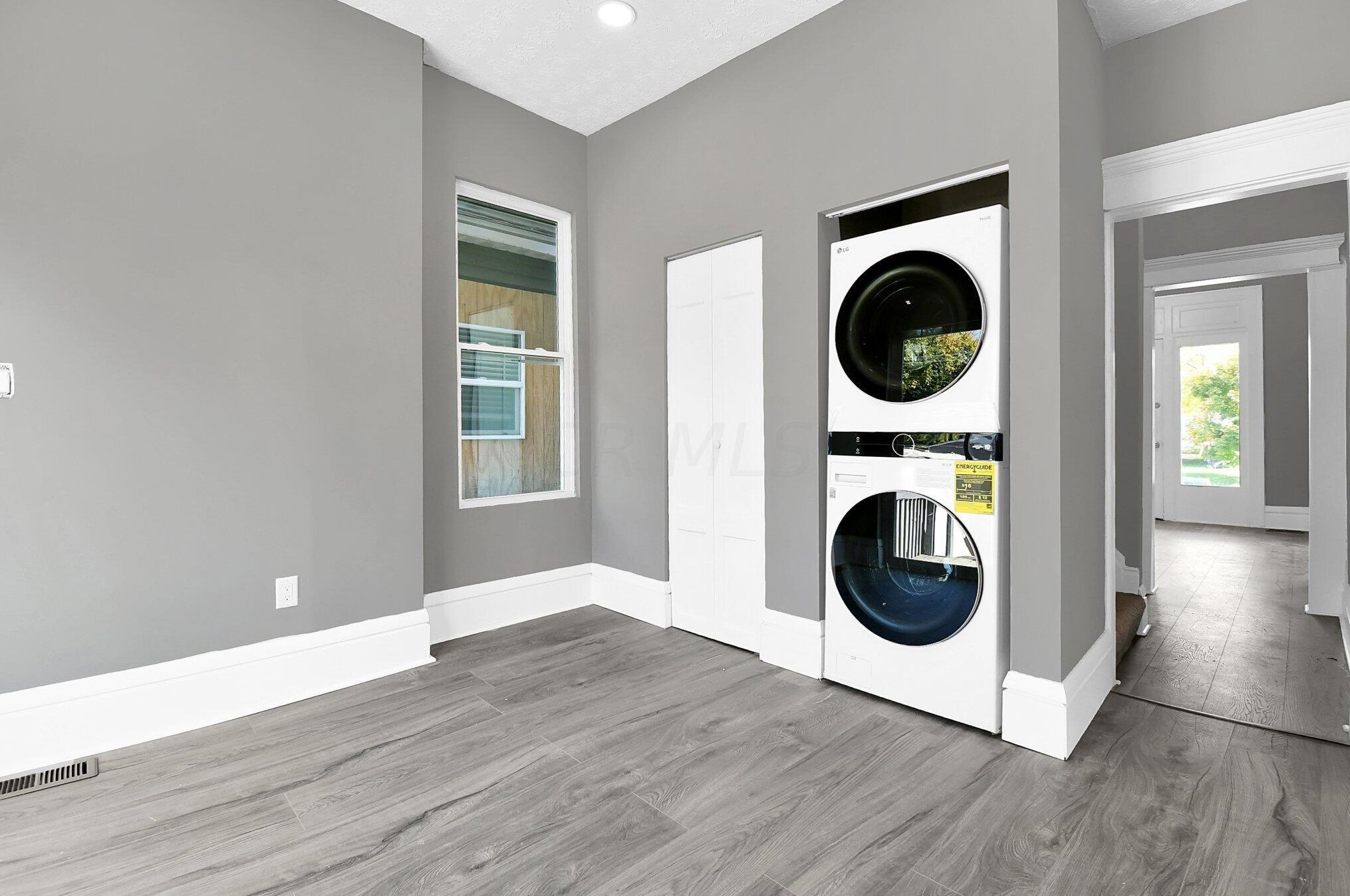 953 Studer Ave, Columbus OH 43206-3214 exterior