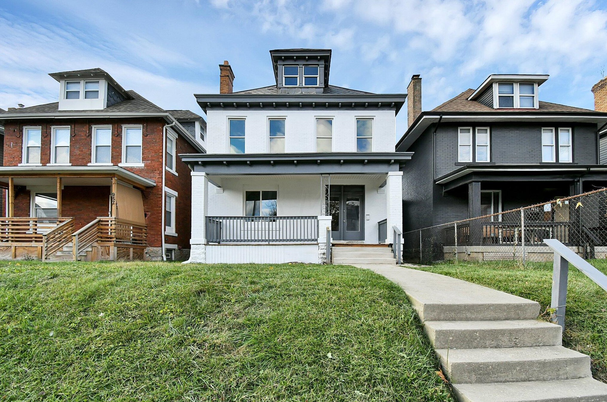 953 Studer Ave, Columbus, OH 43206-1636
