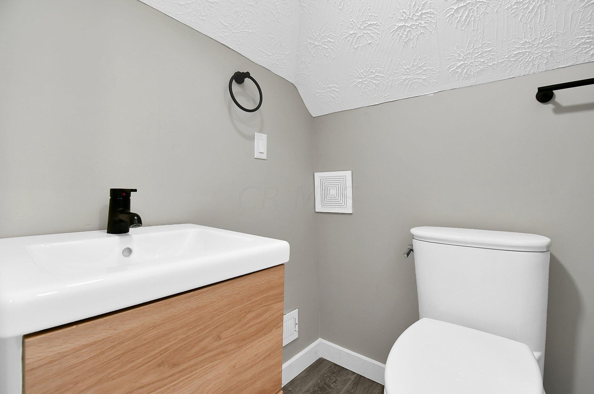 953 Studer Ave, Columbus OH 43206-3214 exterior