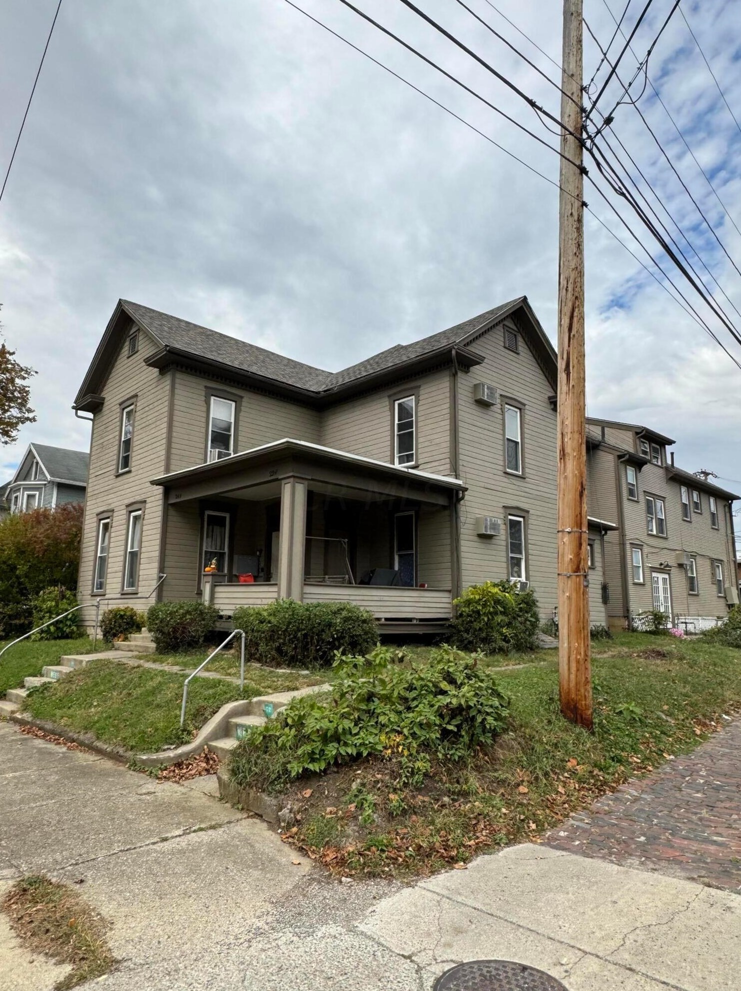 22 W College Ave, Springfield, OH 45504