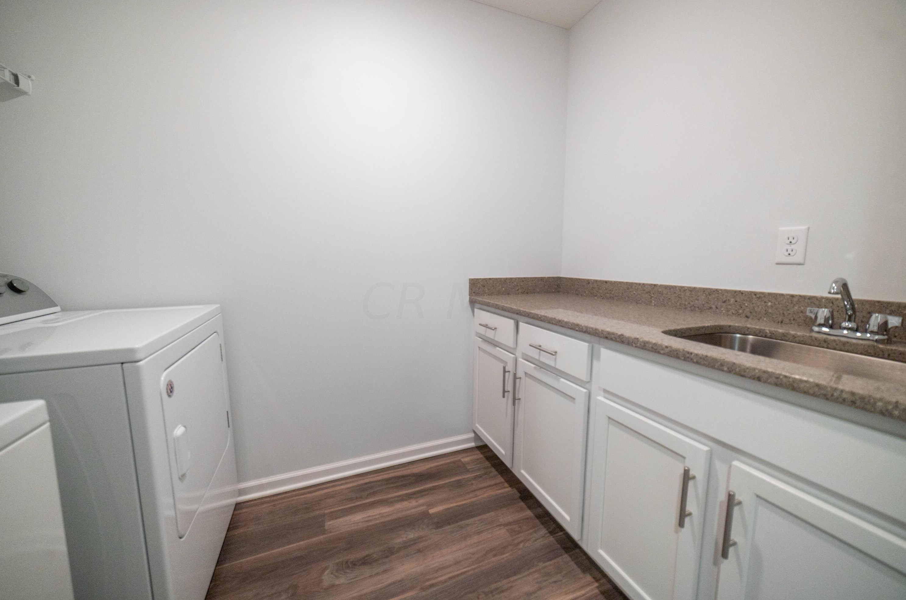 1407 Epworth Forest Dr, Lancaster OH  43130-7755 exterior