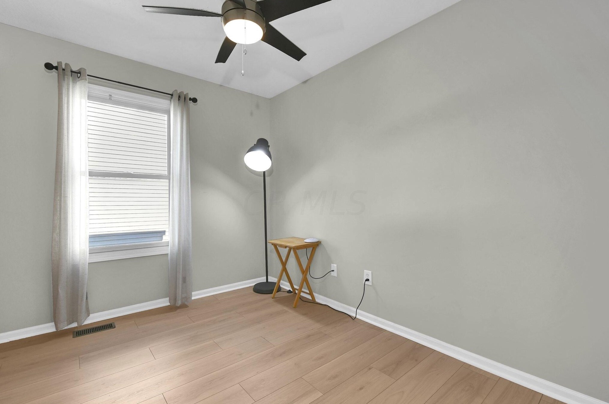 2859 Alderwood Dr, Columbus OH  43219-5044 exterior