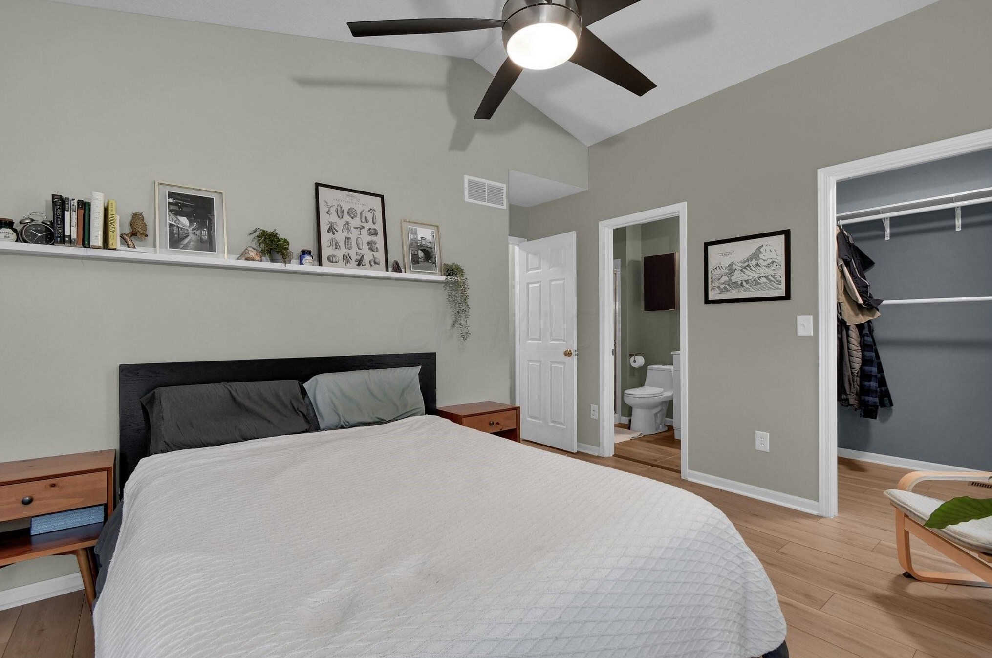 2859 Alderwood Dr, Columbus OH  43219-5044 exterior