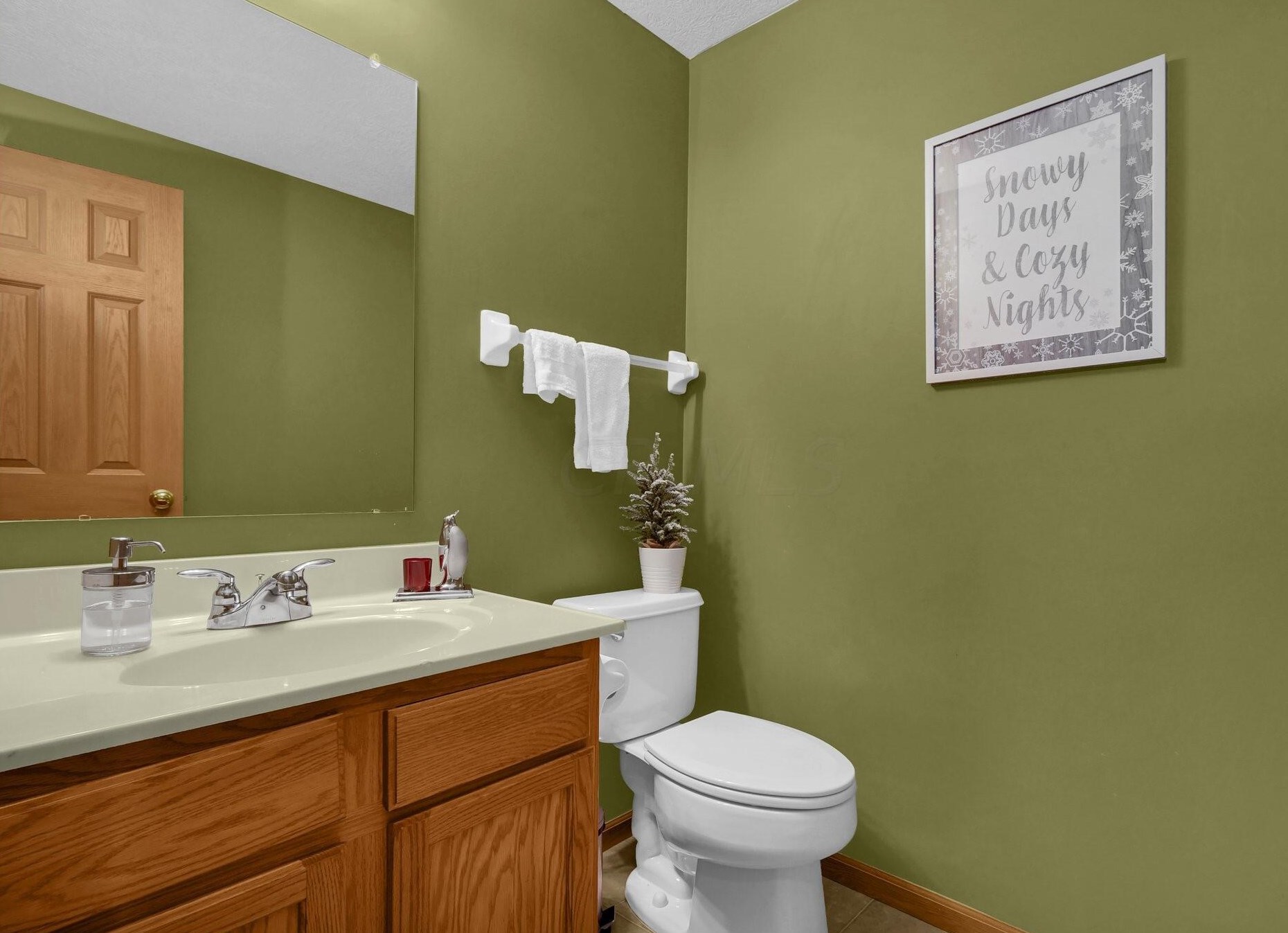 2859 Alderwood Dr, Columbus OH  43219-5044 exterior