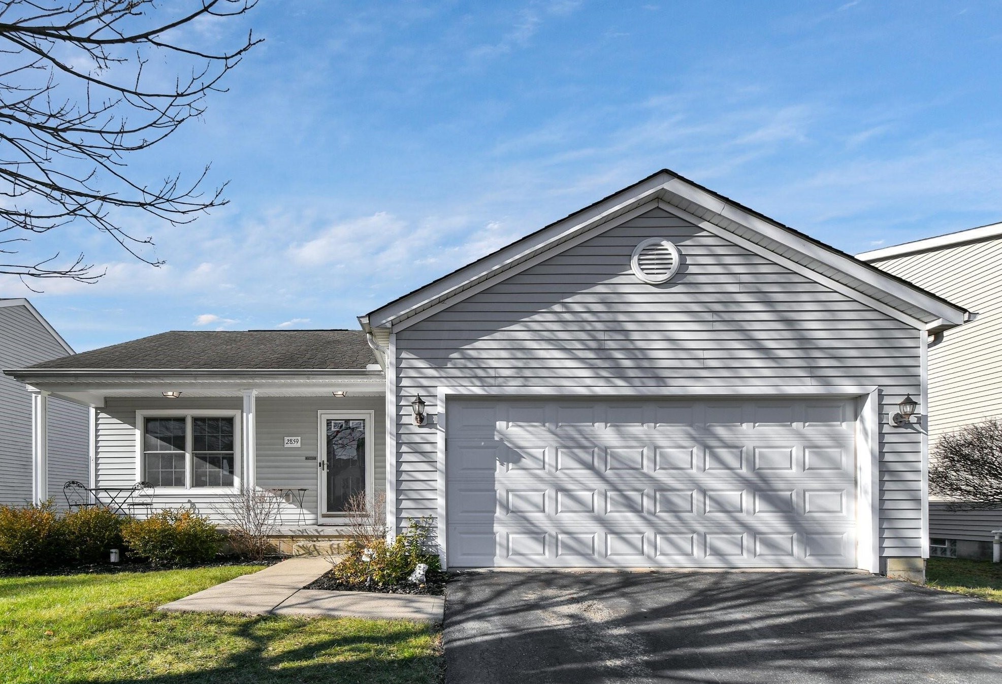 2859 Alderwood Dr, Columbus OH  43219-5044 exterior