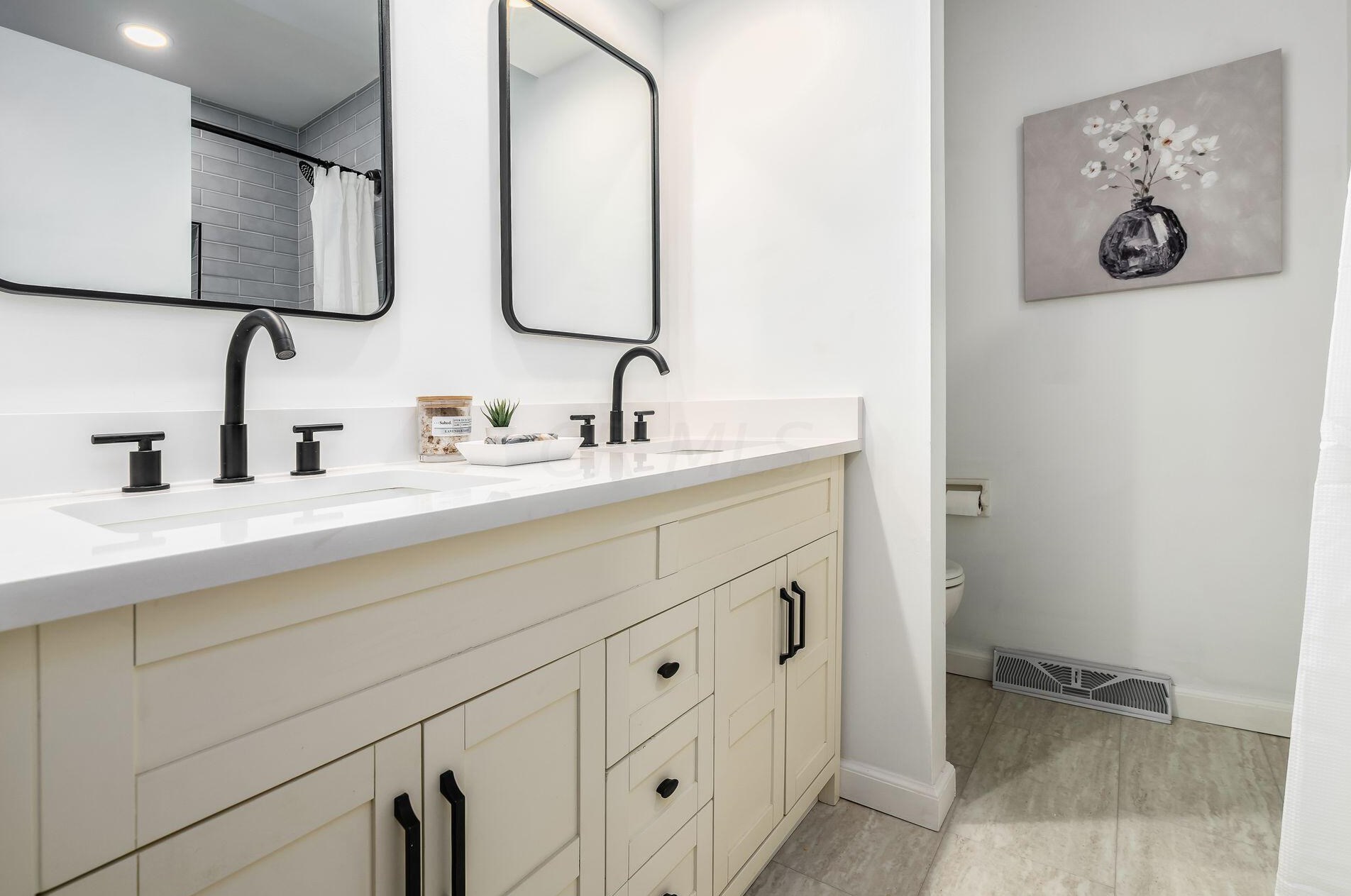 629 Old Coach Rd, Westerville OH  43081-1354 exterior