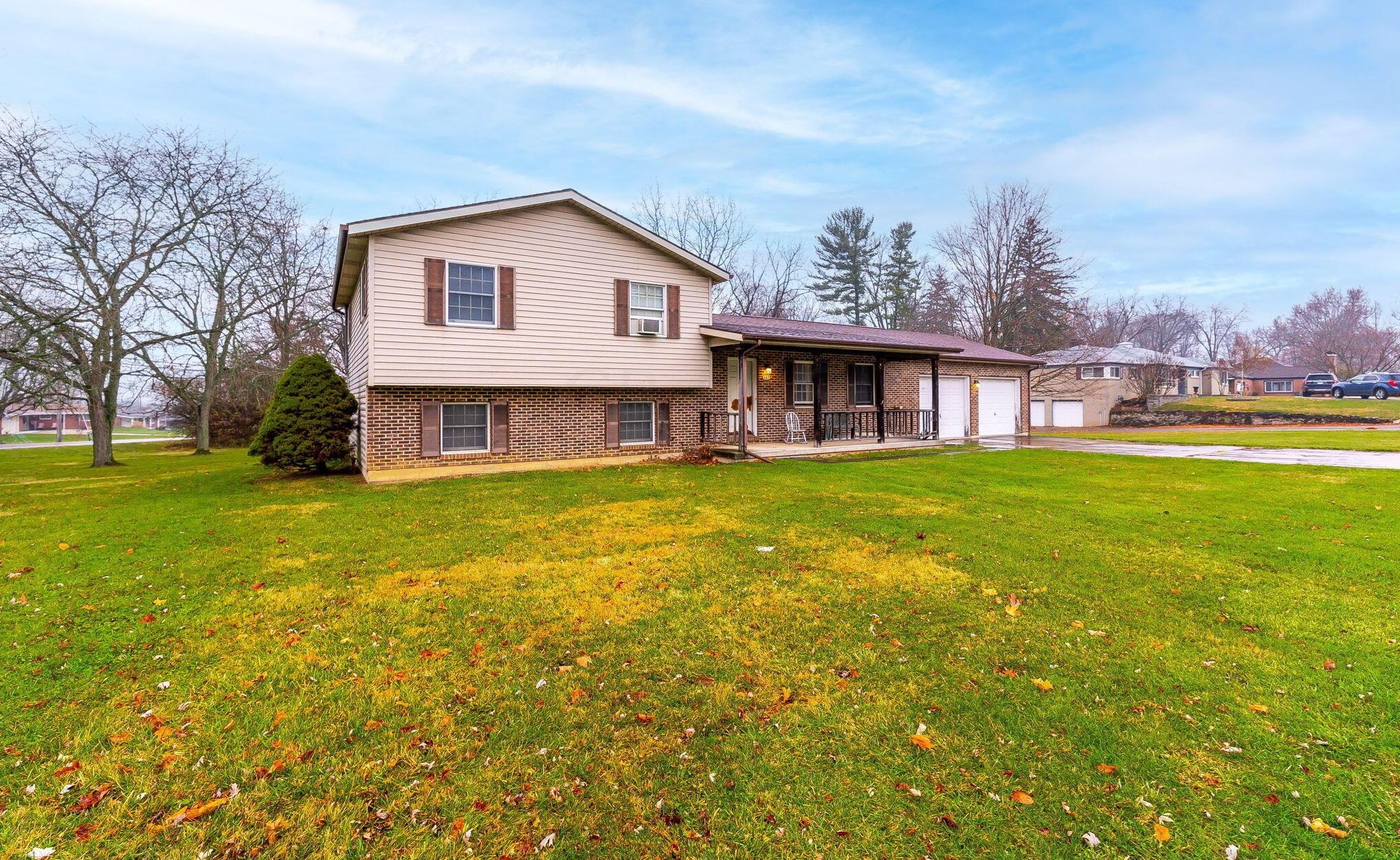 487 Meadow Ln, Springfield, OH 45505