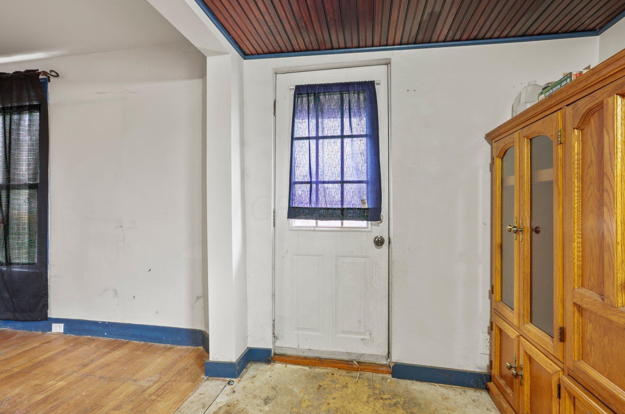 713 Grace Ave, Coshocton OH  43812-1017 exterior