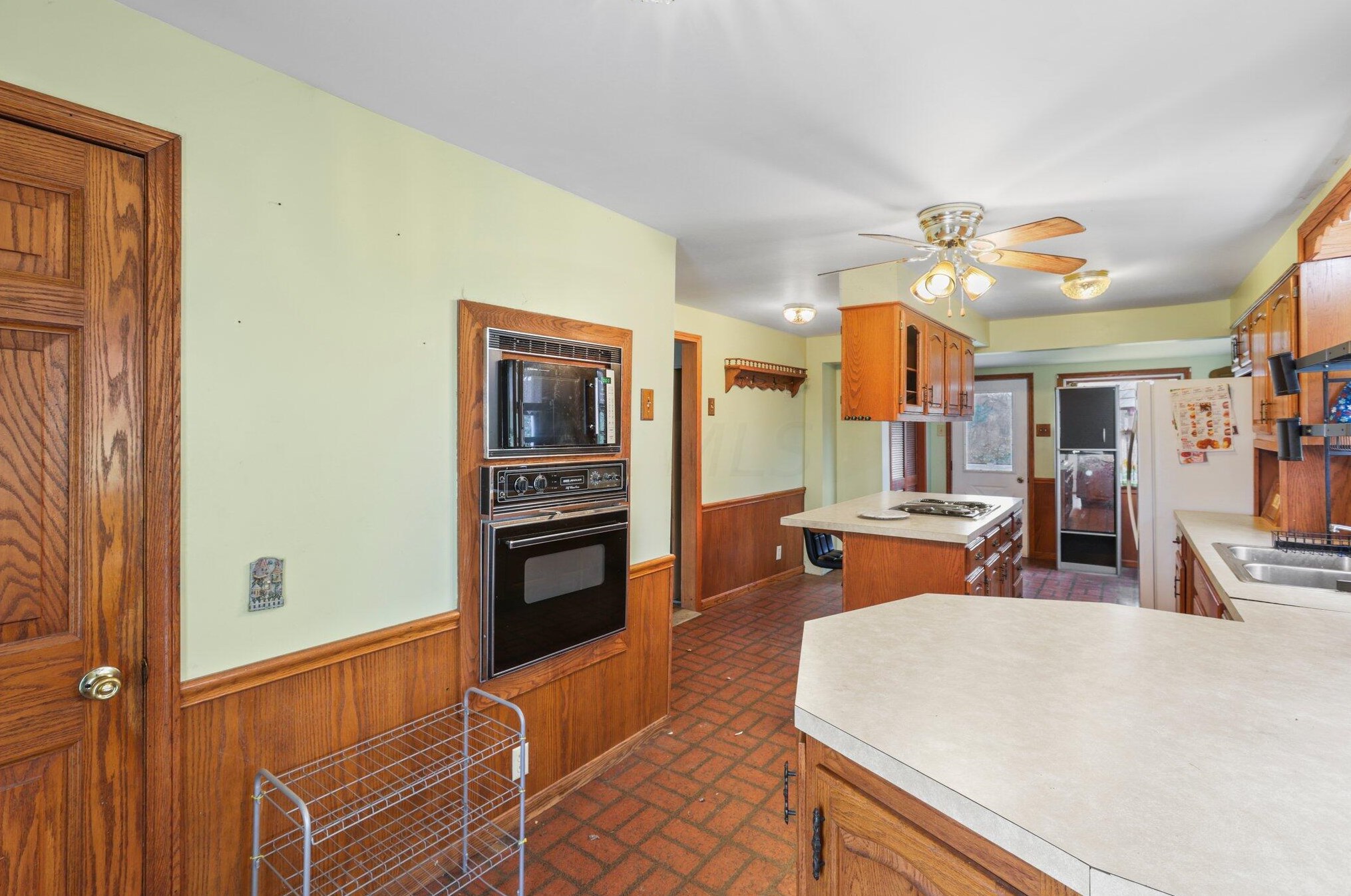 713 Grace Ave, Coshocton OH  43812-1017 exterior