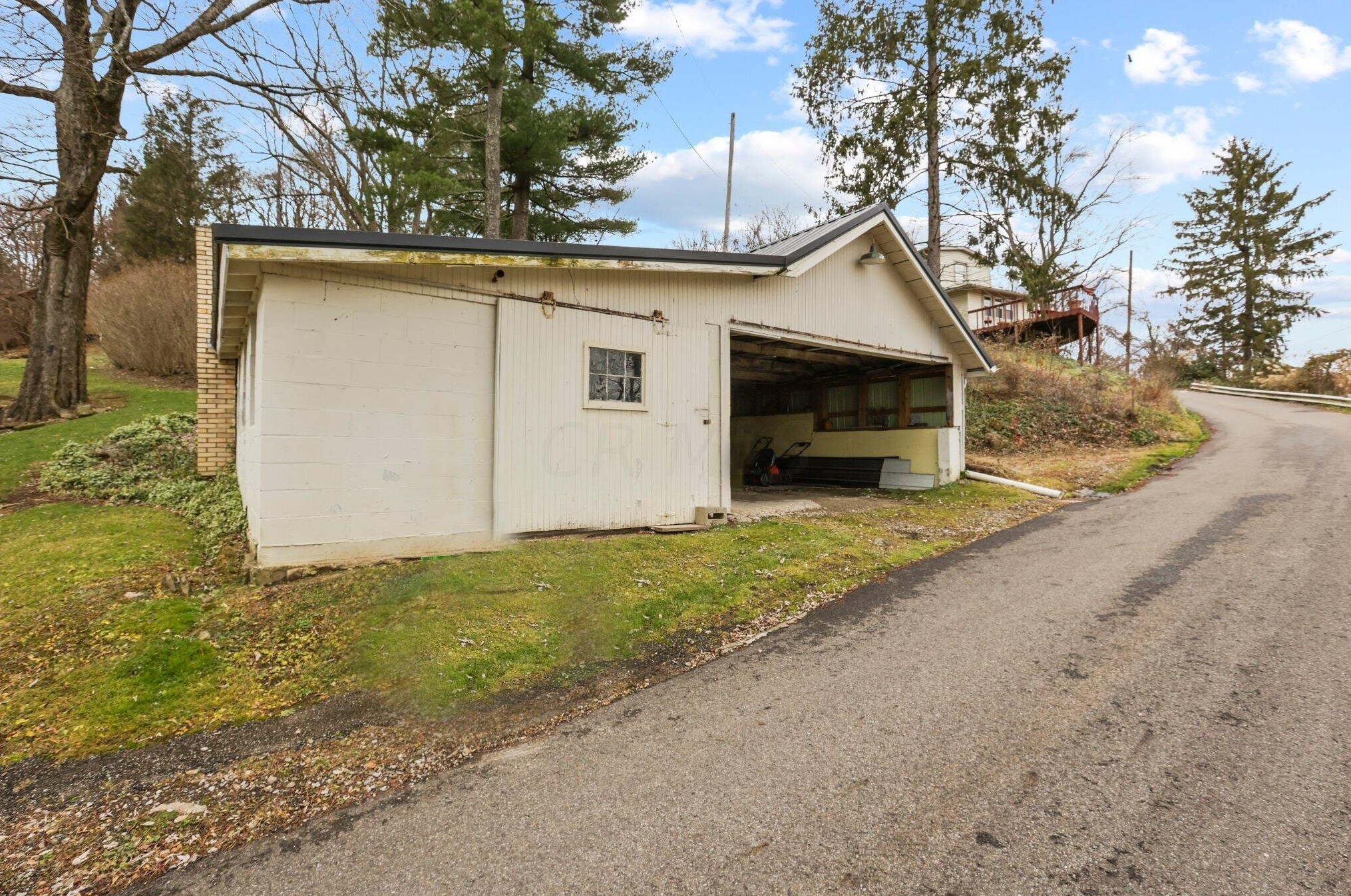 713 Grace Ave, Coshocton OH  43812-1017 exterior