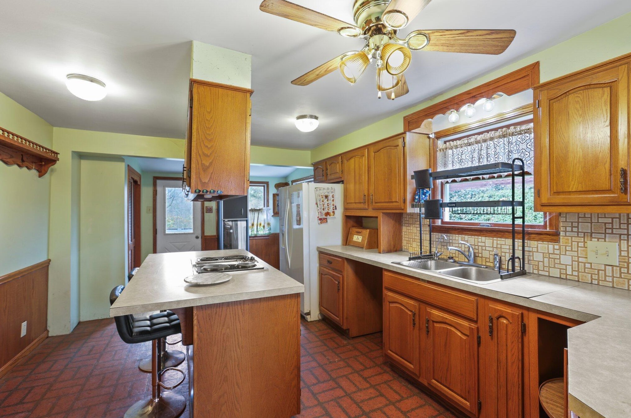 713 Grace Ave, Coshocton OH  43812-1017 exterior