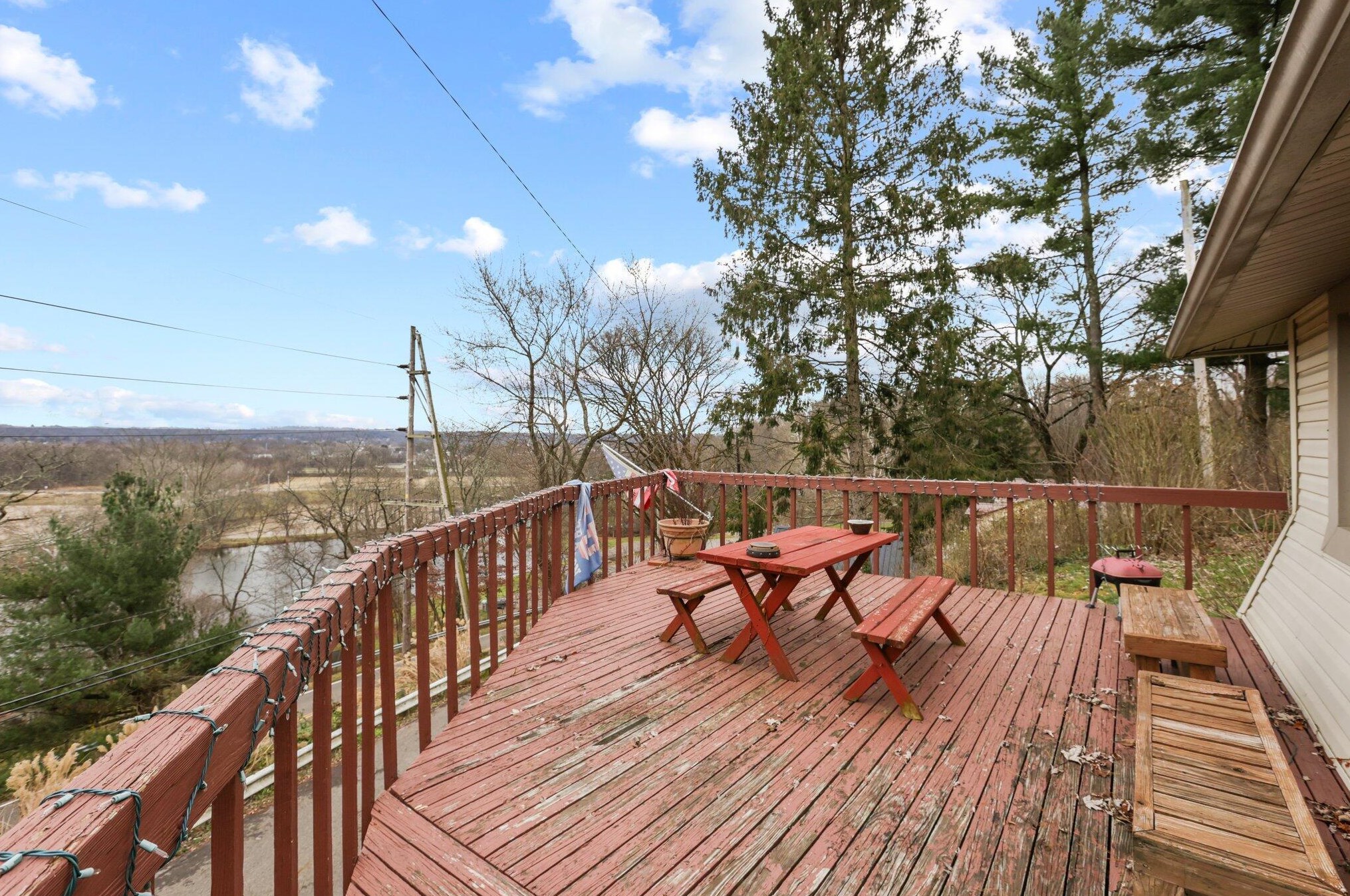 713 Grace Ave, Coshocton, OH 43812-1017