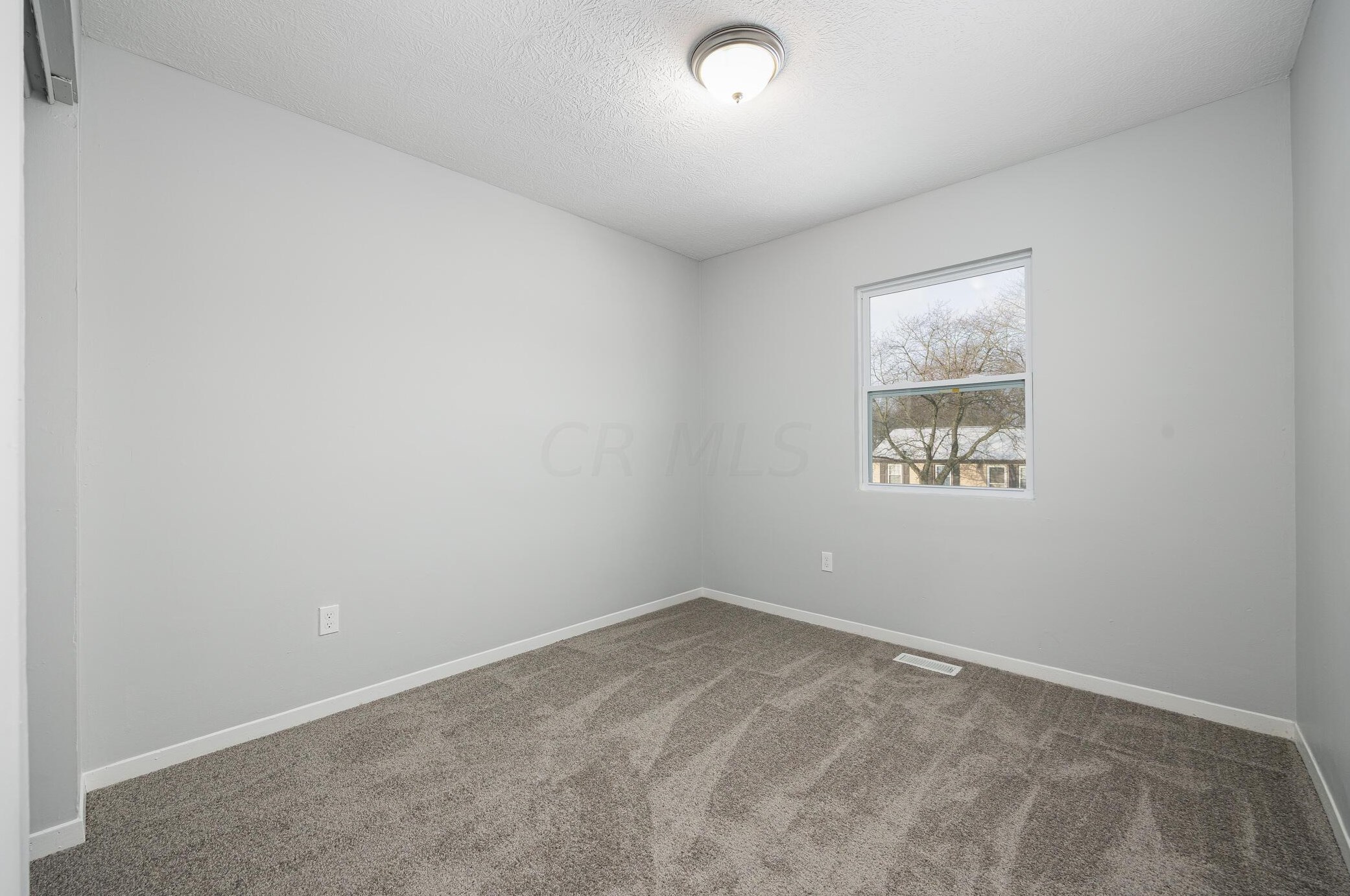 4066 Acres Dr, Columbus OH  43207-4639 exterior