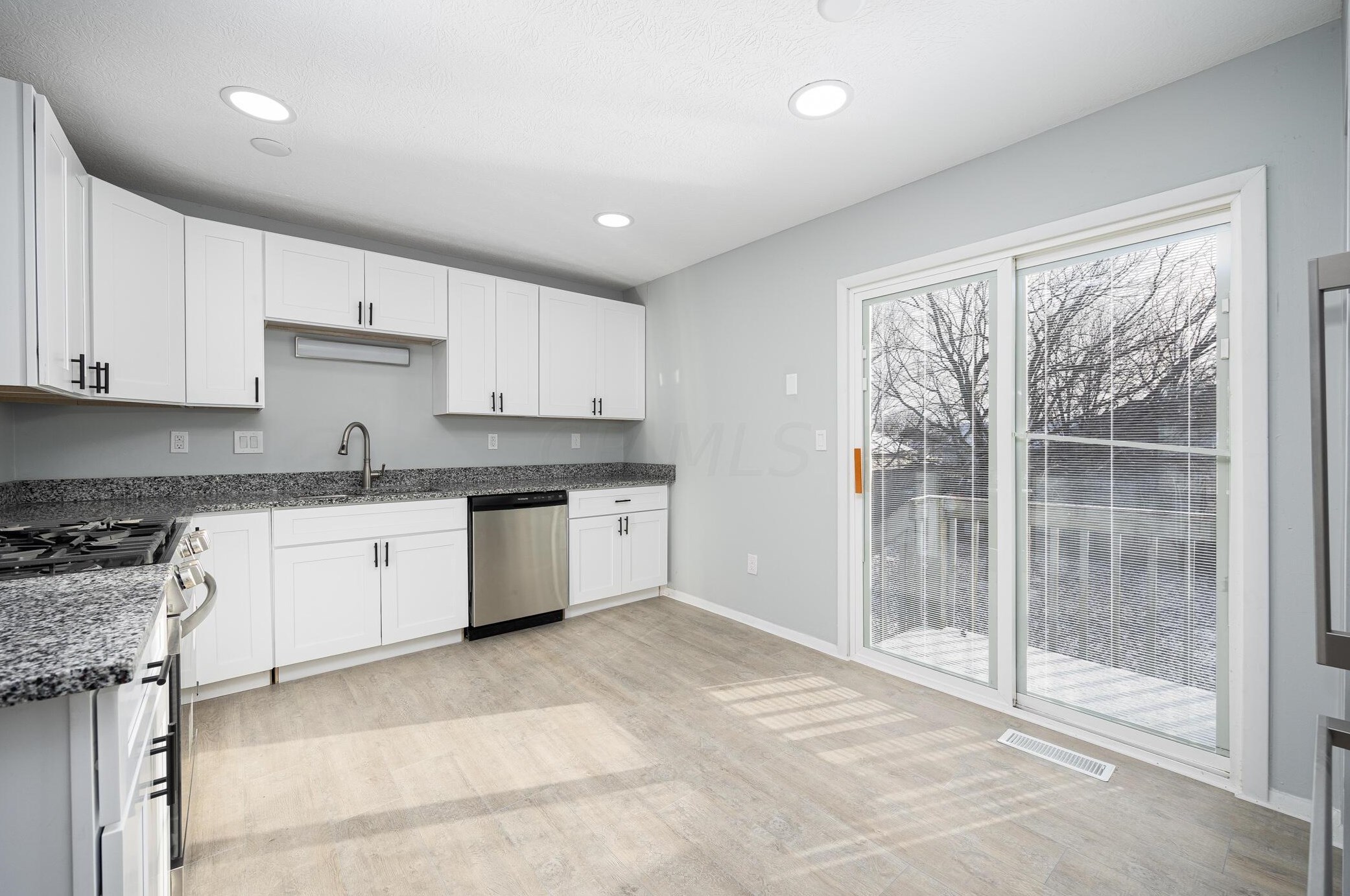 4066 Acres Dr, Columbus OH  43207-4639 exterior