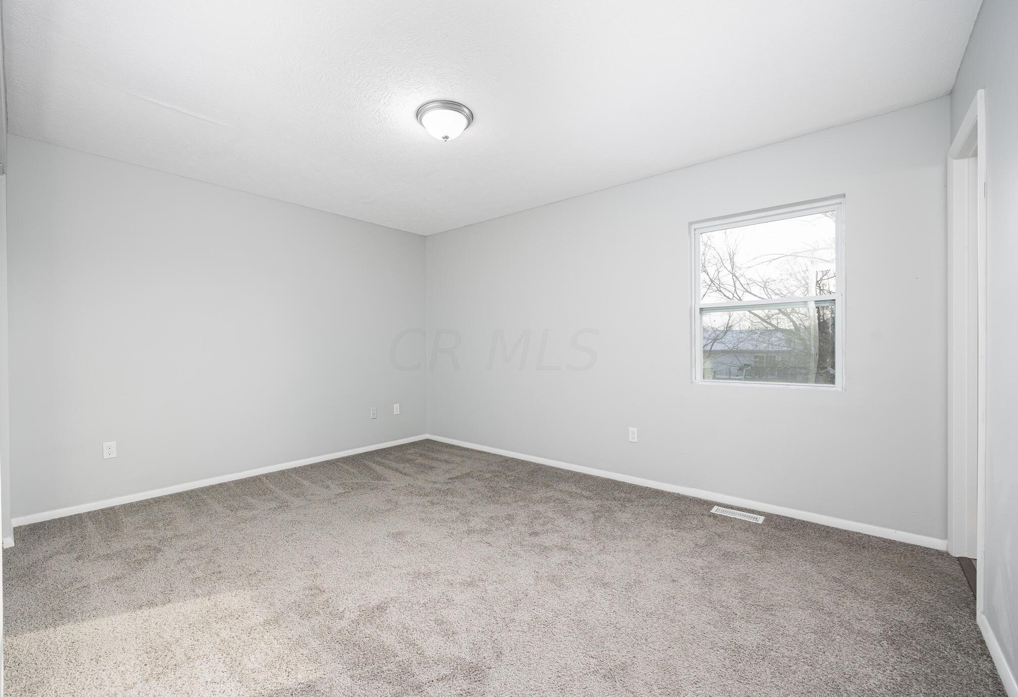 4066 Acres Dr, Columbus OH  43207-4639 exterior