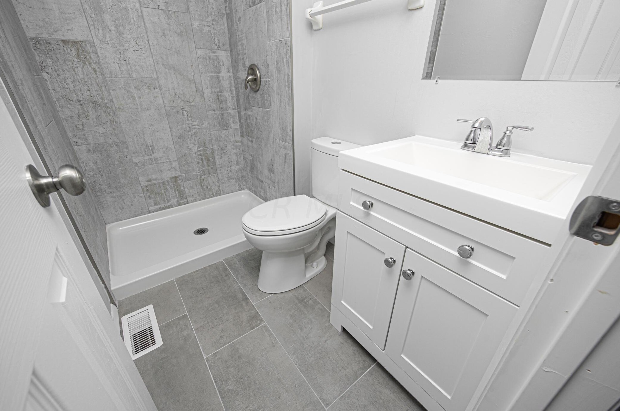 4066 Acres Dr, Columbus OH  43207-4639 exterior