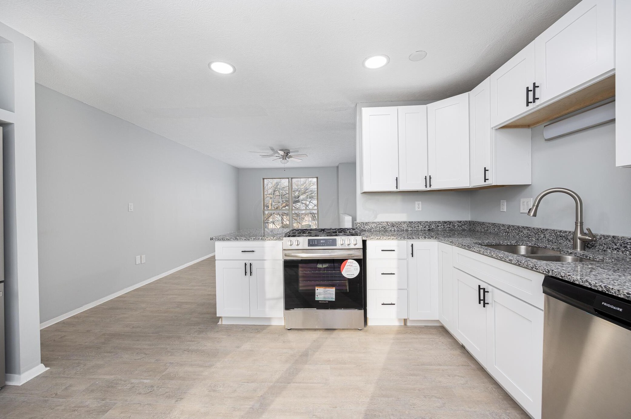 4066 Acres Dr, Columbus OH  43207-4639 exterior