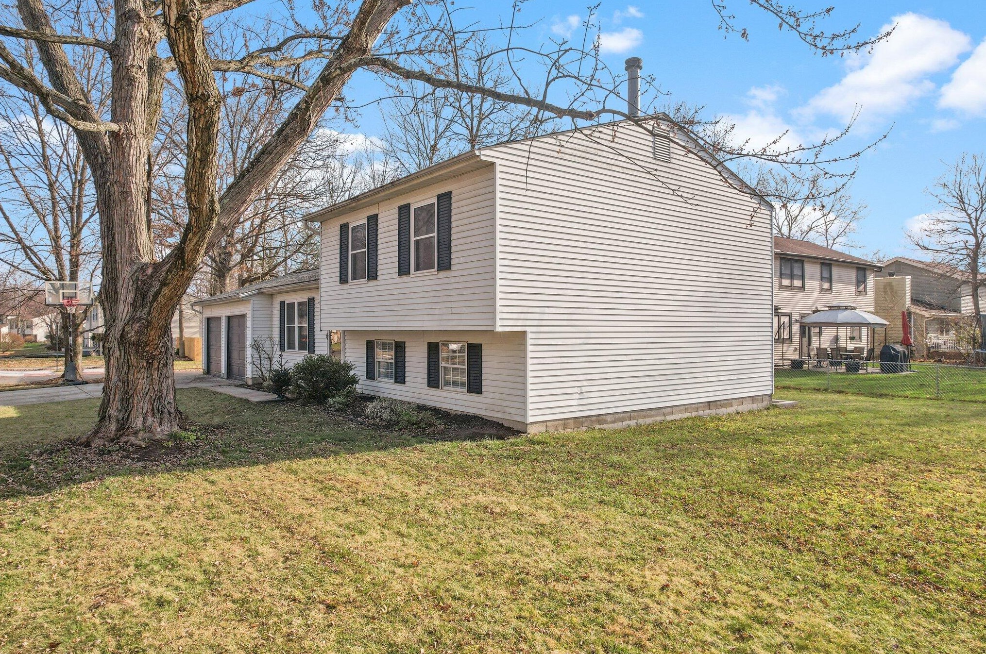 3977 Daffodil Dr, Columbus, OH 43230-1011