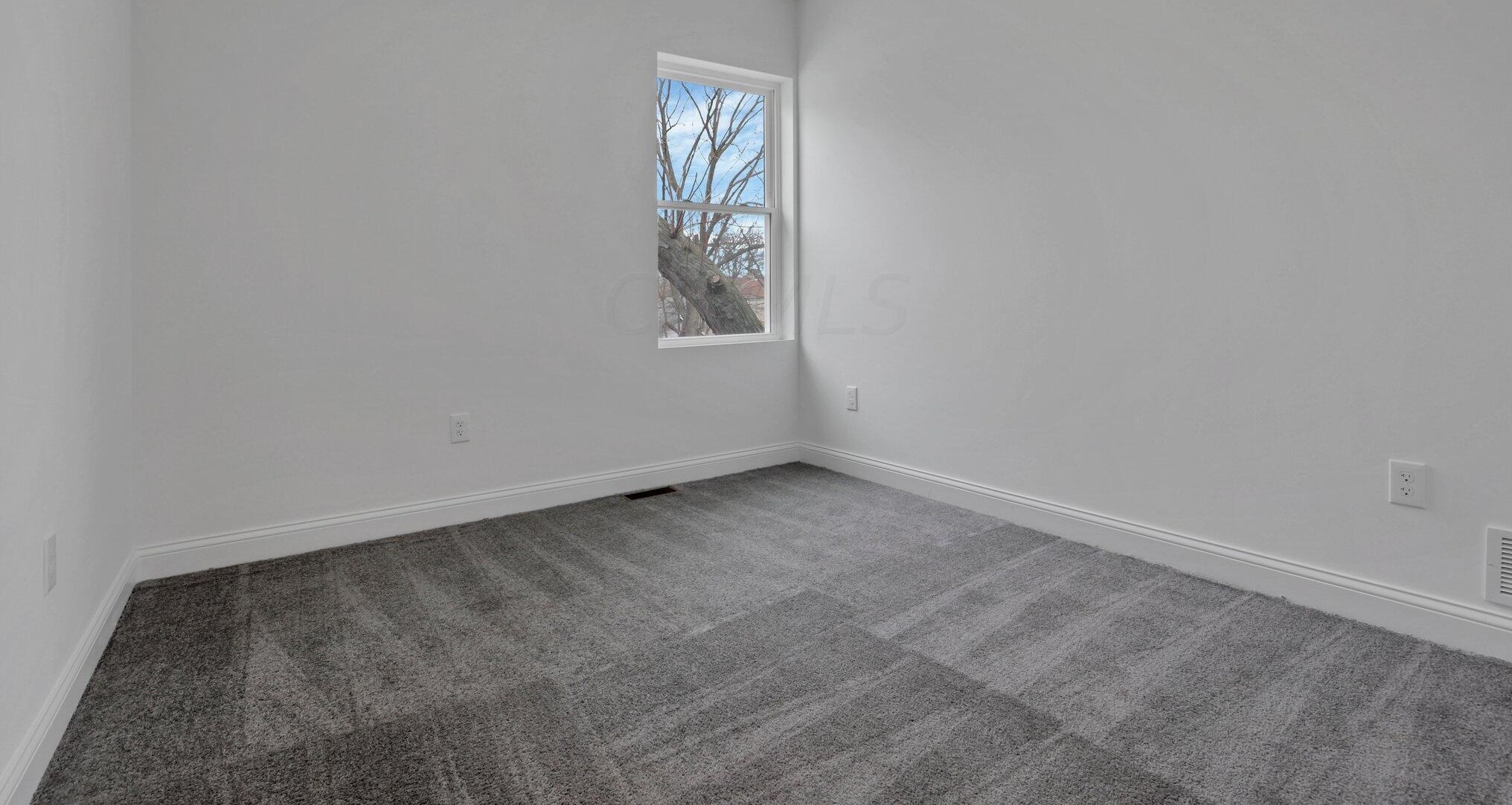 126 Burgess Ave, Columbus OH  43204-3303 exterior