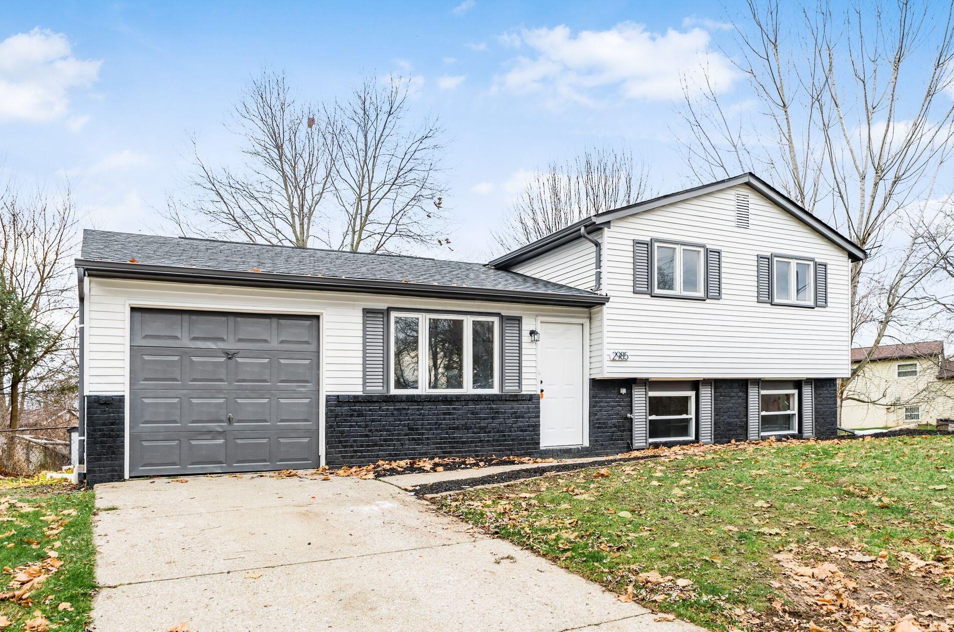 2983 Falcon Bridge Dr, Columbus, OH 43232-5439