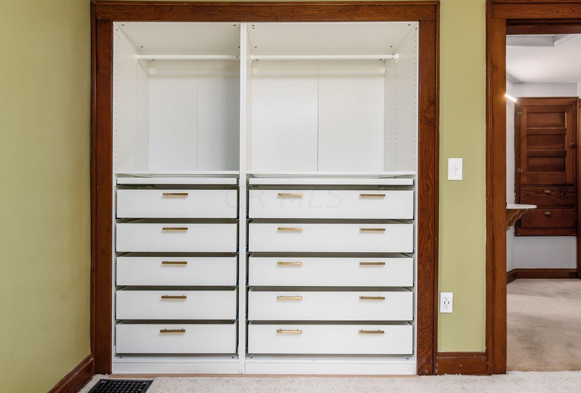 845 Cassingham Rd, Columbus OH  43209-2436 exterior