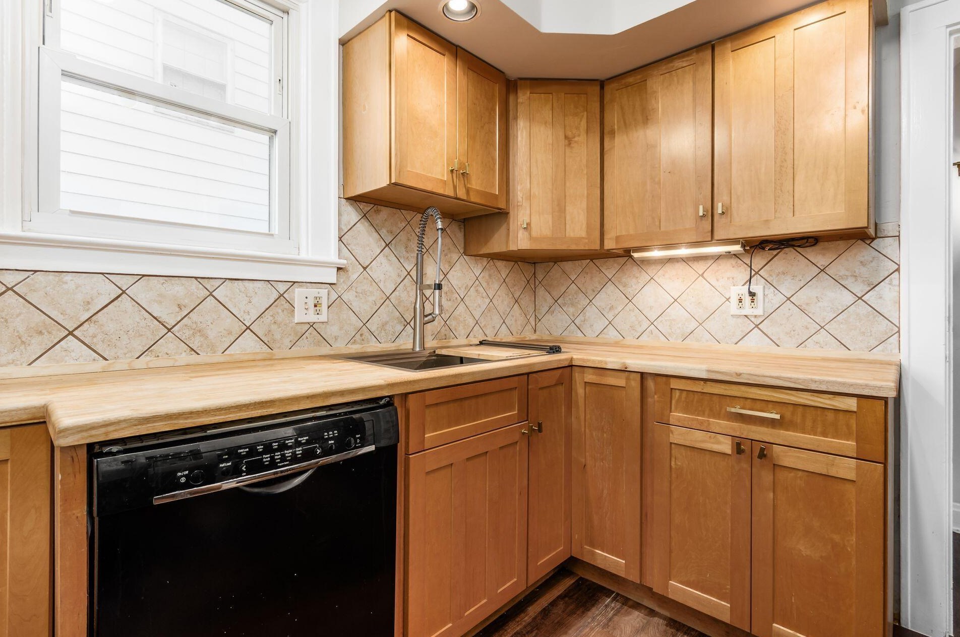 845 Cassingham Rd, Columbus OH  43209-2436 exterior