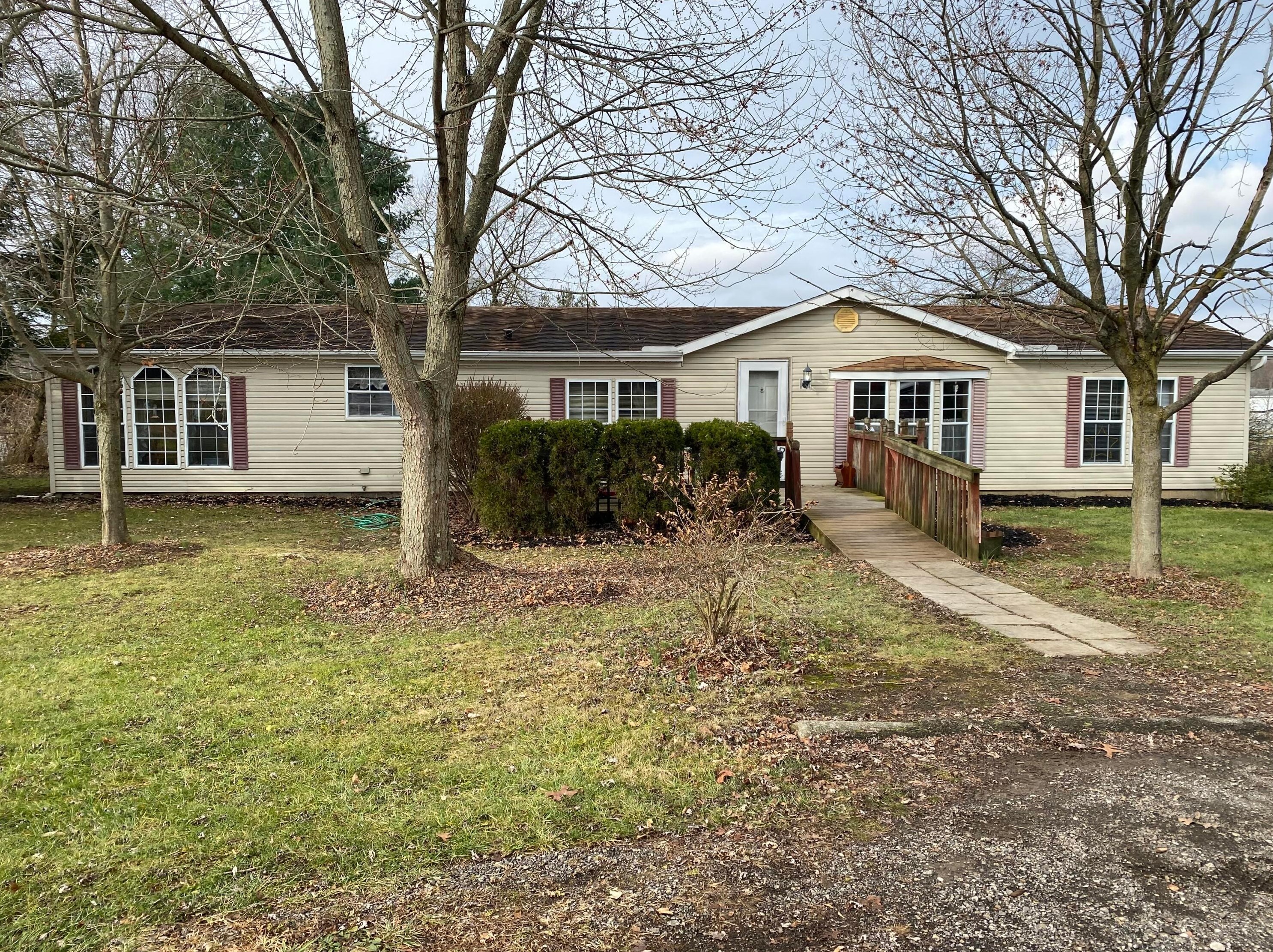 81 Amber Rd Sw, Pataskala, OH 43062