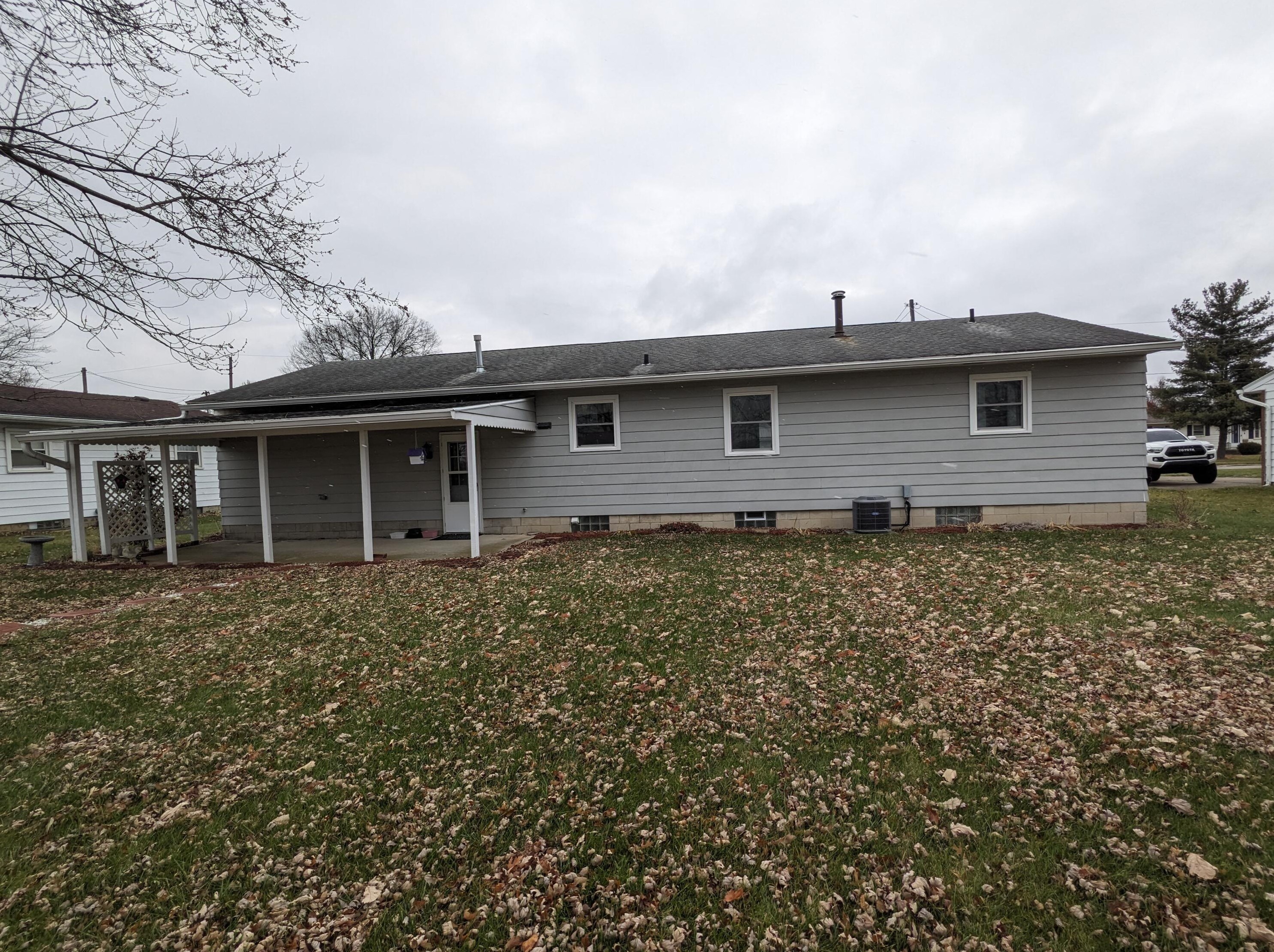 220 Etler Dr, Crestline, OH 44827-1951