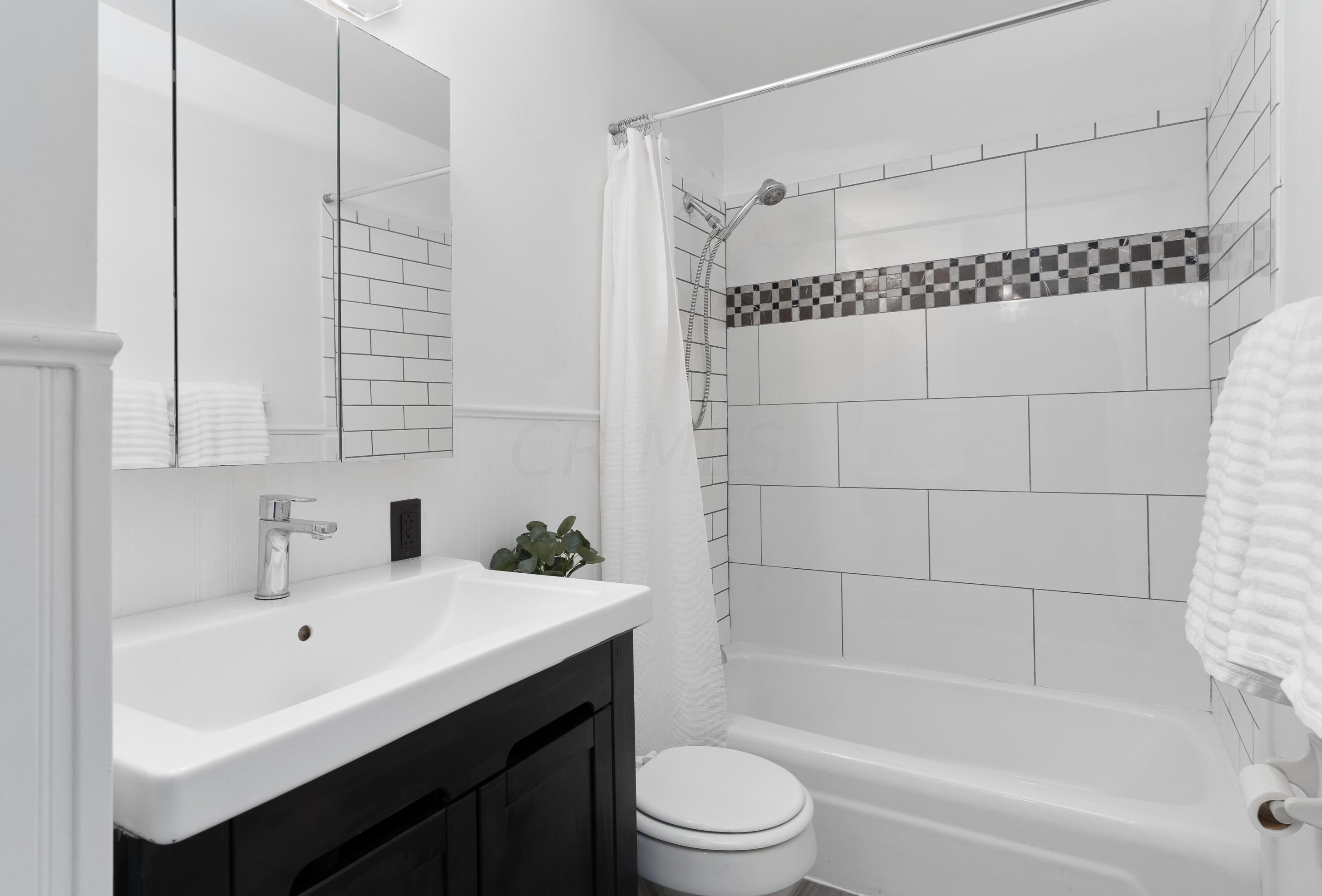 110 Tarryton Ct, Columbus OH 43228-1558 exterior