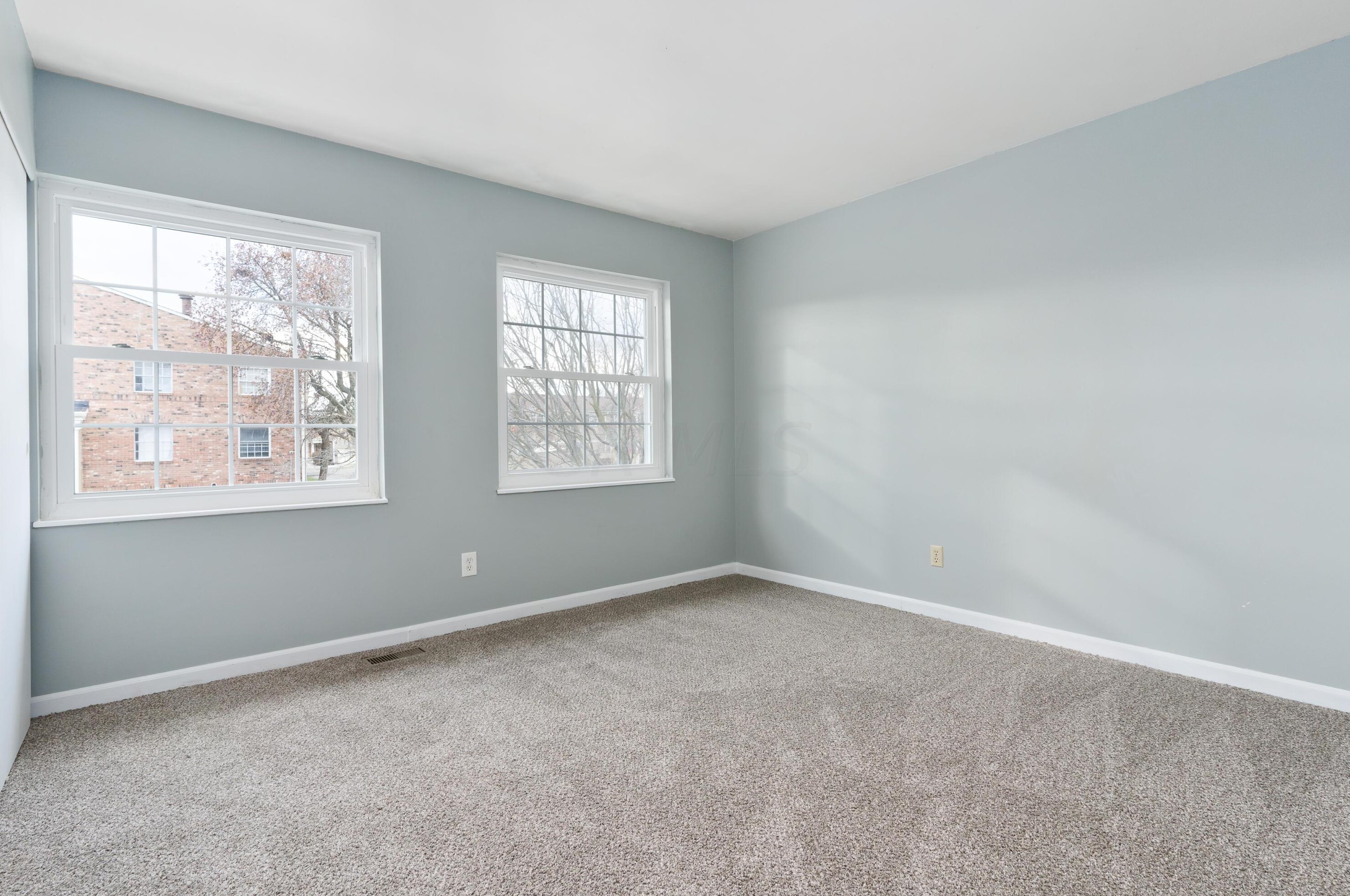 110 Tarryton Ct, Columbus OH 43228-1558 exterior