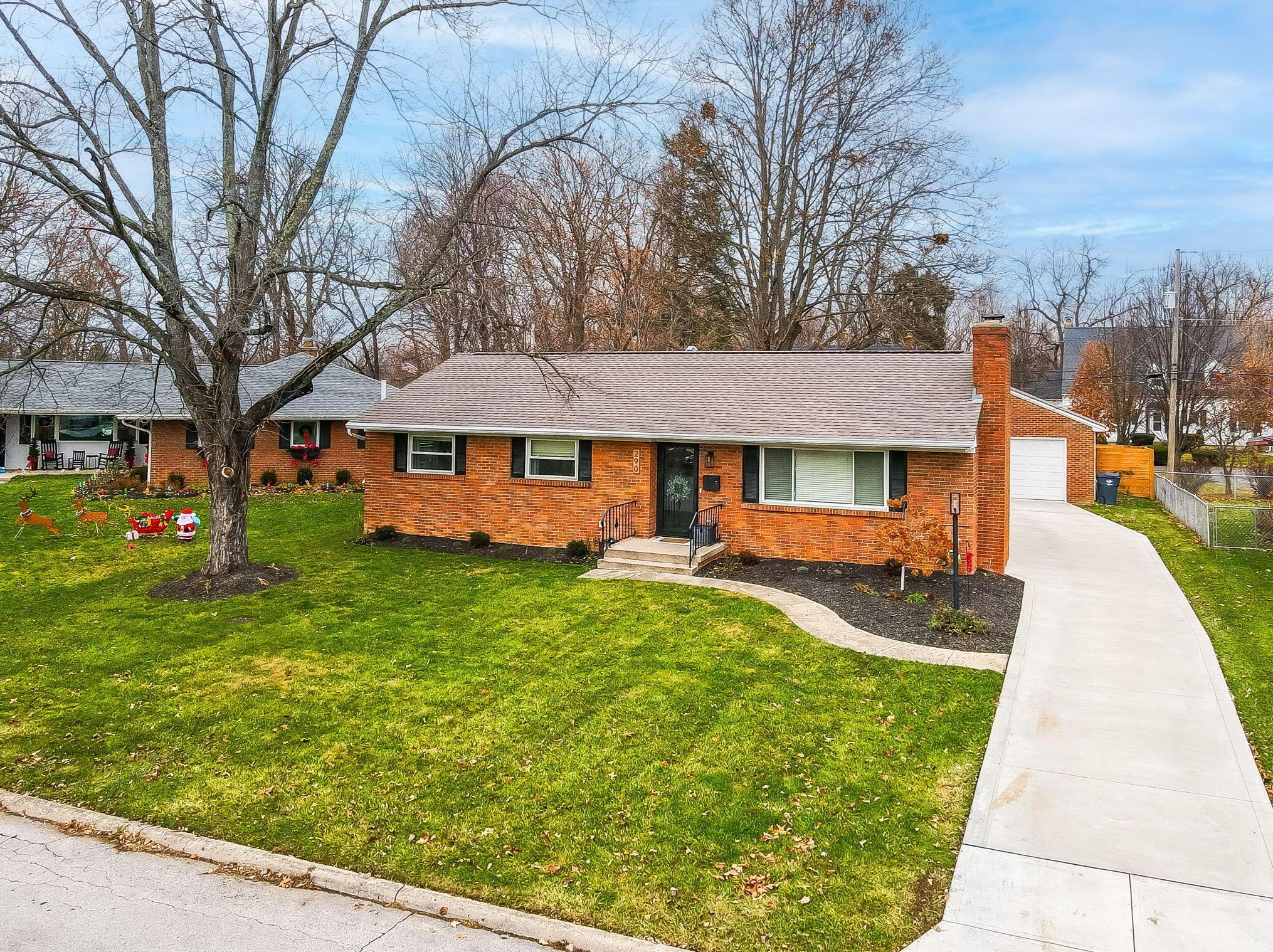 290 Faye Dr, Columbus, OH 43230-2910