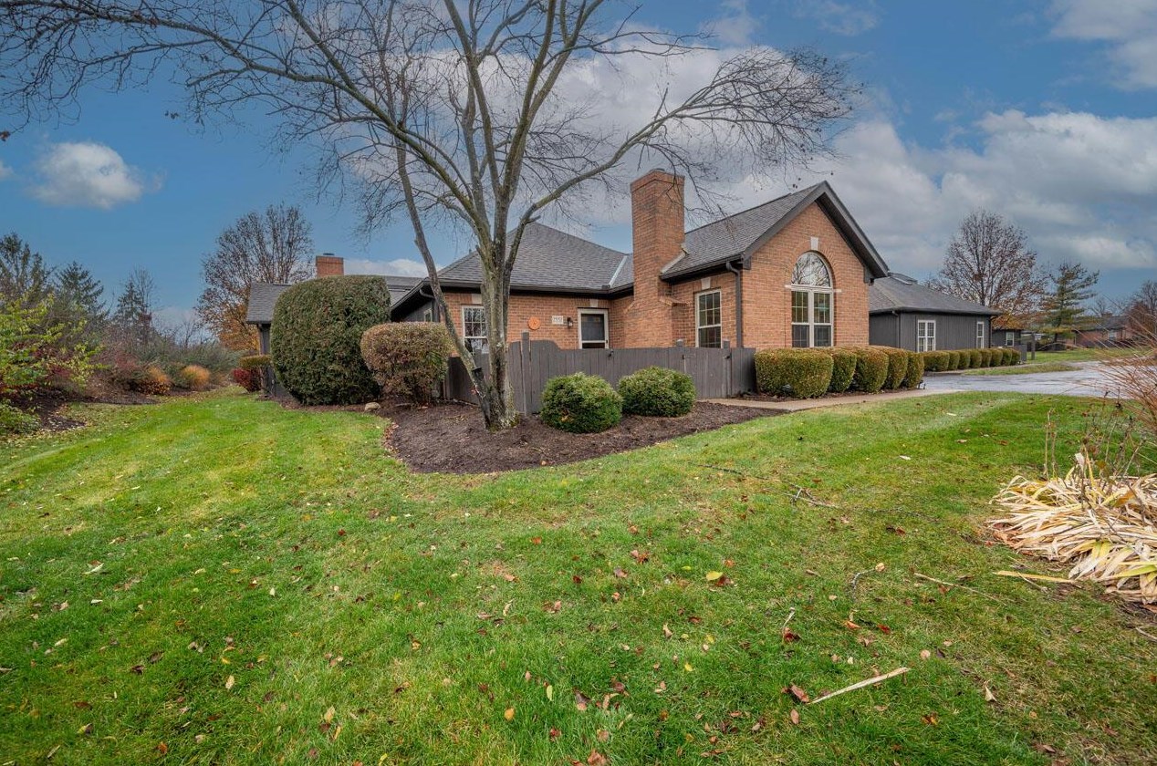 2557 Trottersway Dr, Columbus, OH 43235-5547