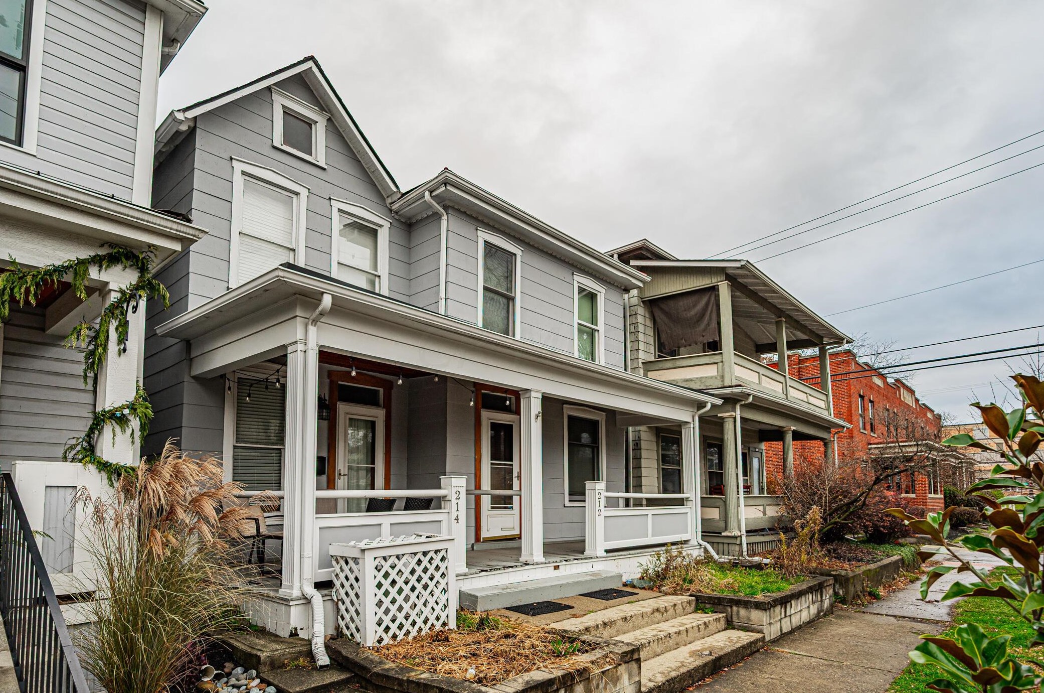 214 3rd Ave, Columbus OH  43201-3656 exterior