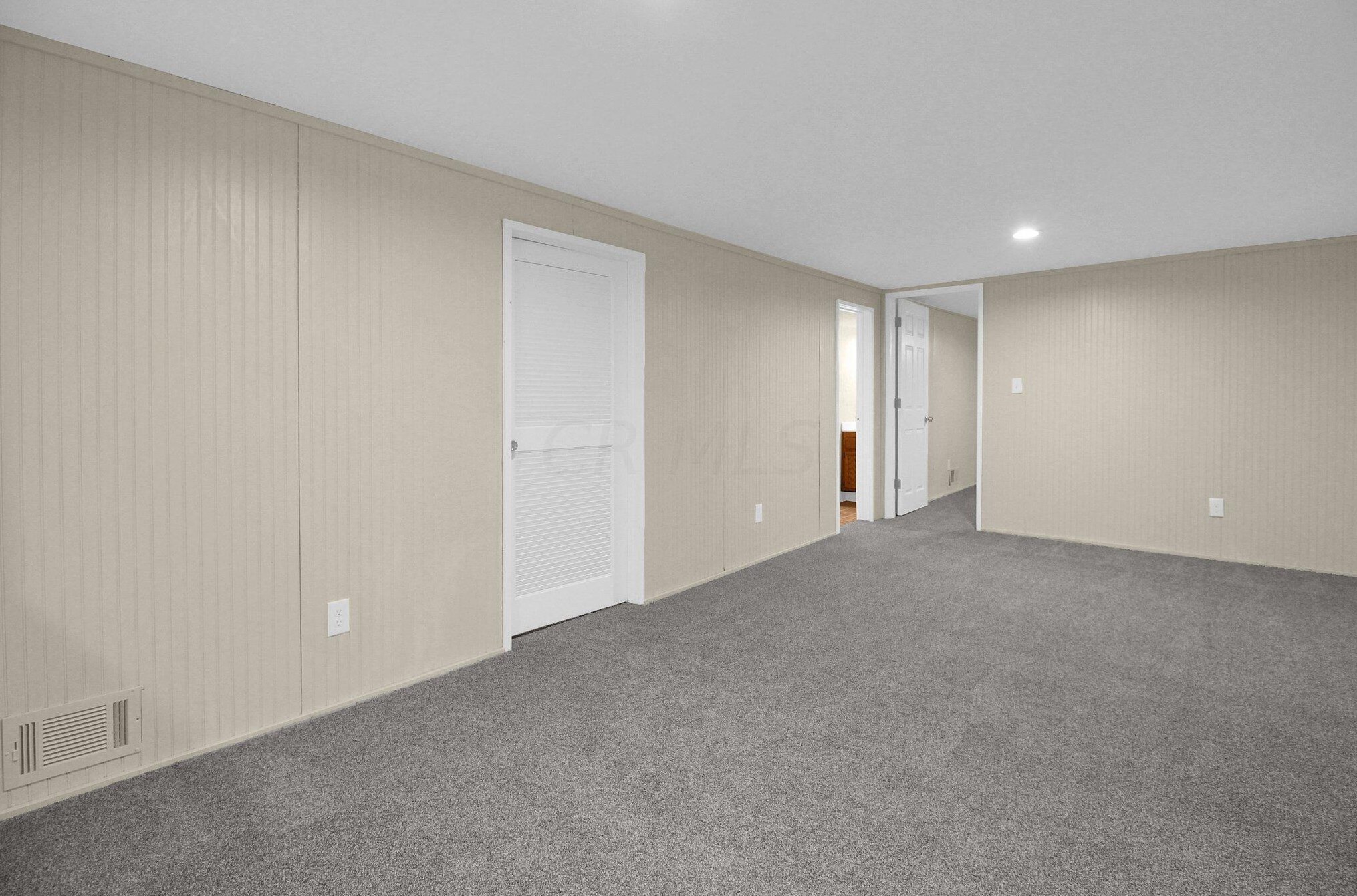 2986 Fleet Rd, Columbus OH 43232-5202 exterior