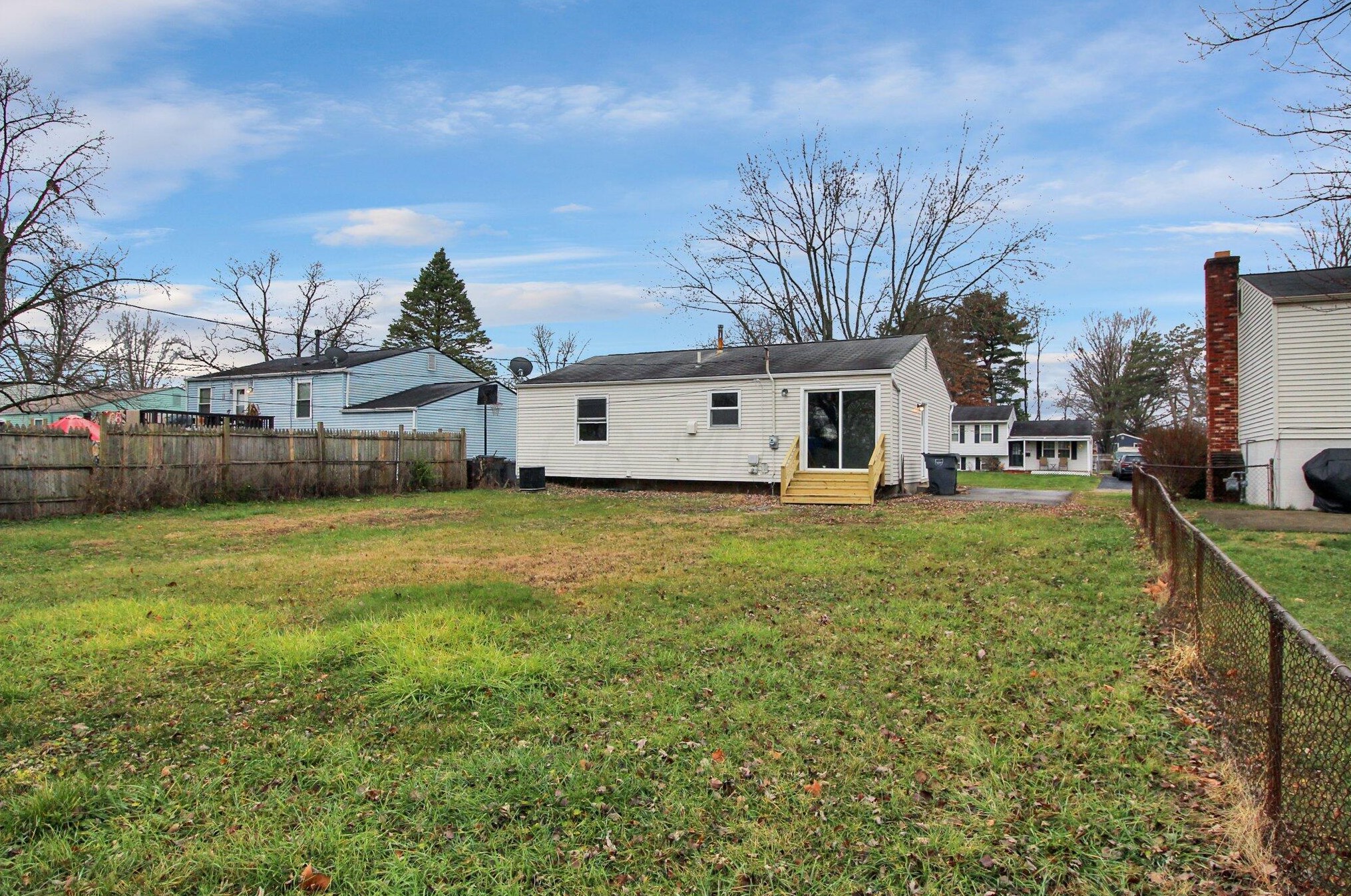 2986 Fleet Rd, Columbus OH 43232-5202 exterior