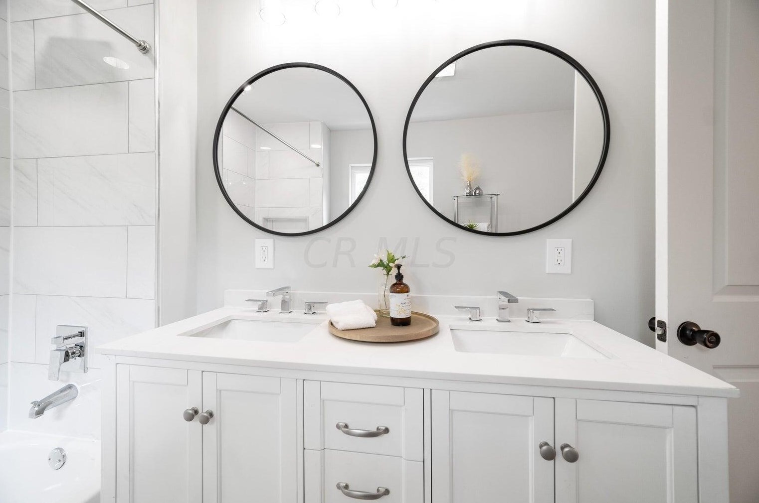 205 Oakley Ave, Columbus OH  43204-3218 exterior