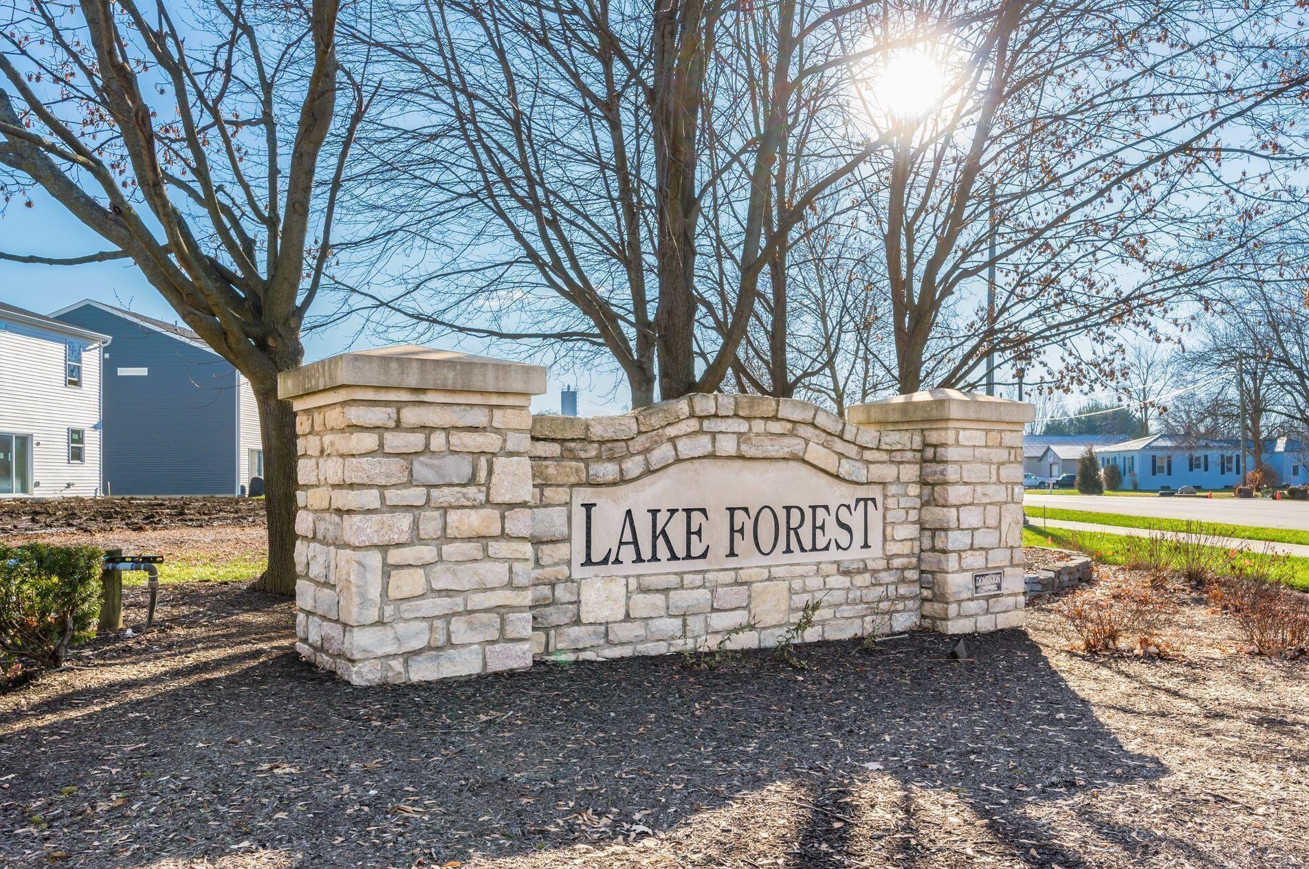 1138 Lake Forest Dr, Hebron, OH 43025-9008
