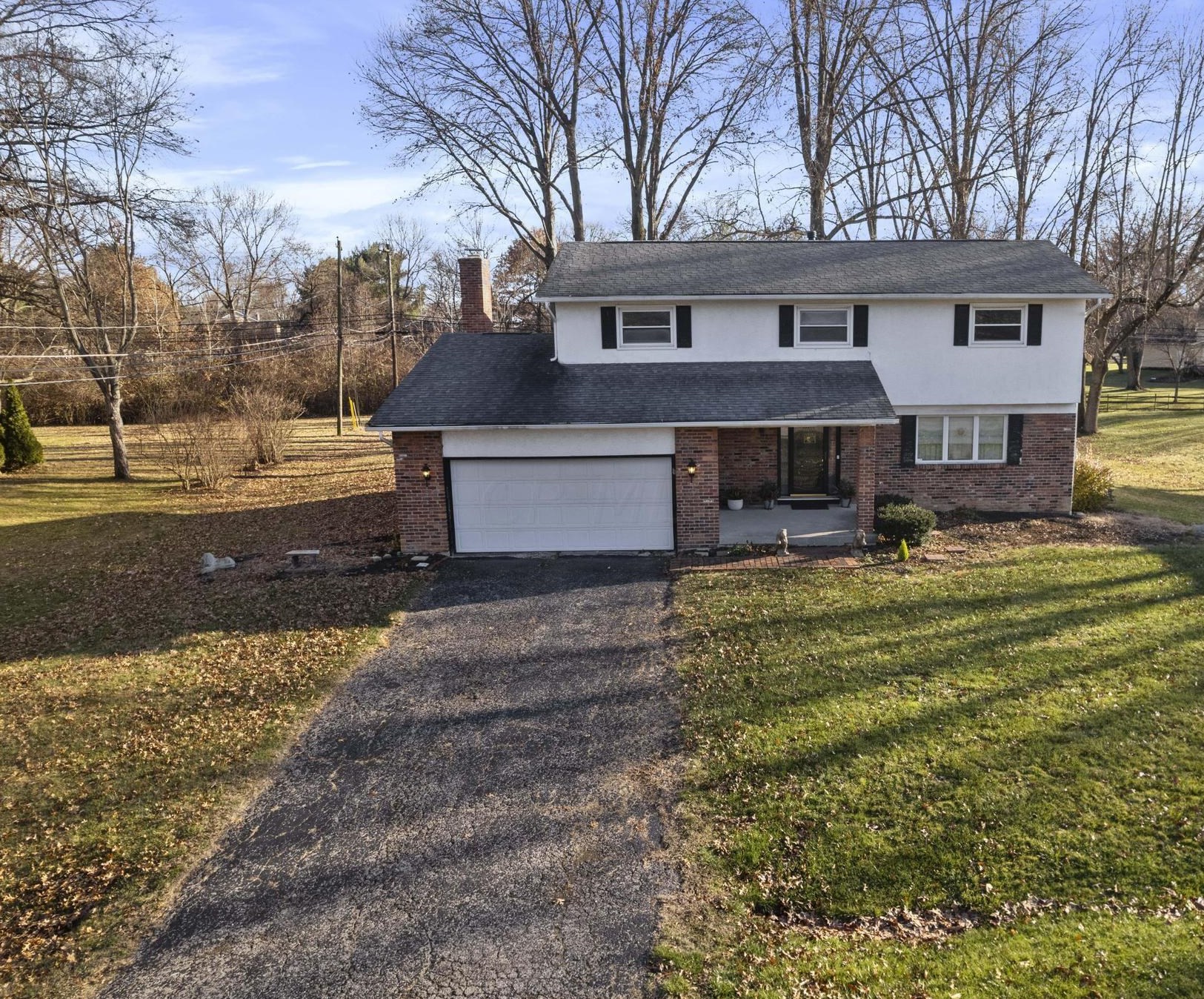 5873 Effingham Rd, Columbus, OH 43213-3347