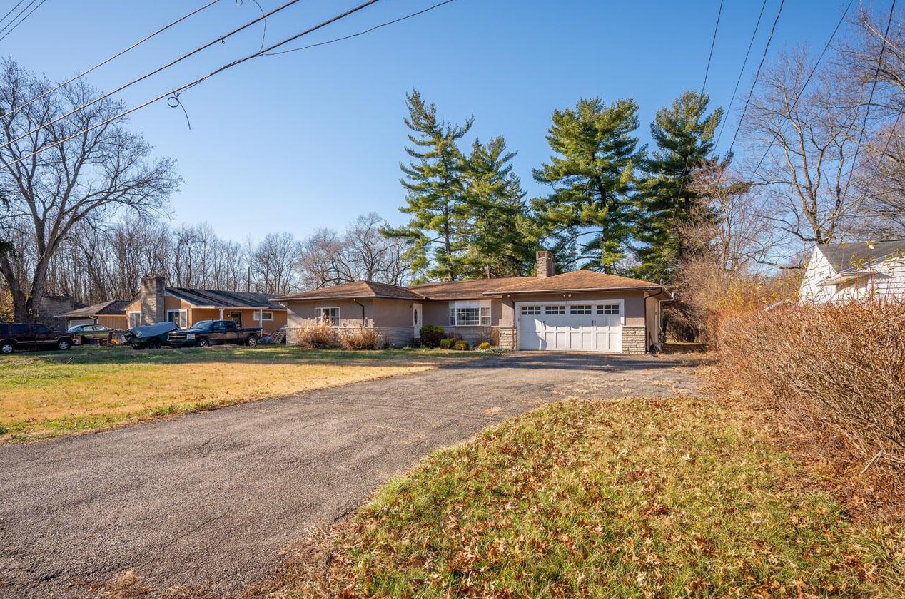 2525 Sunbury Dr, Columbus, OH 43219-3429