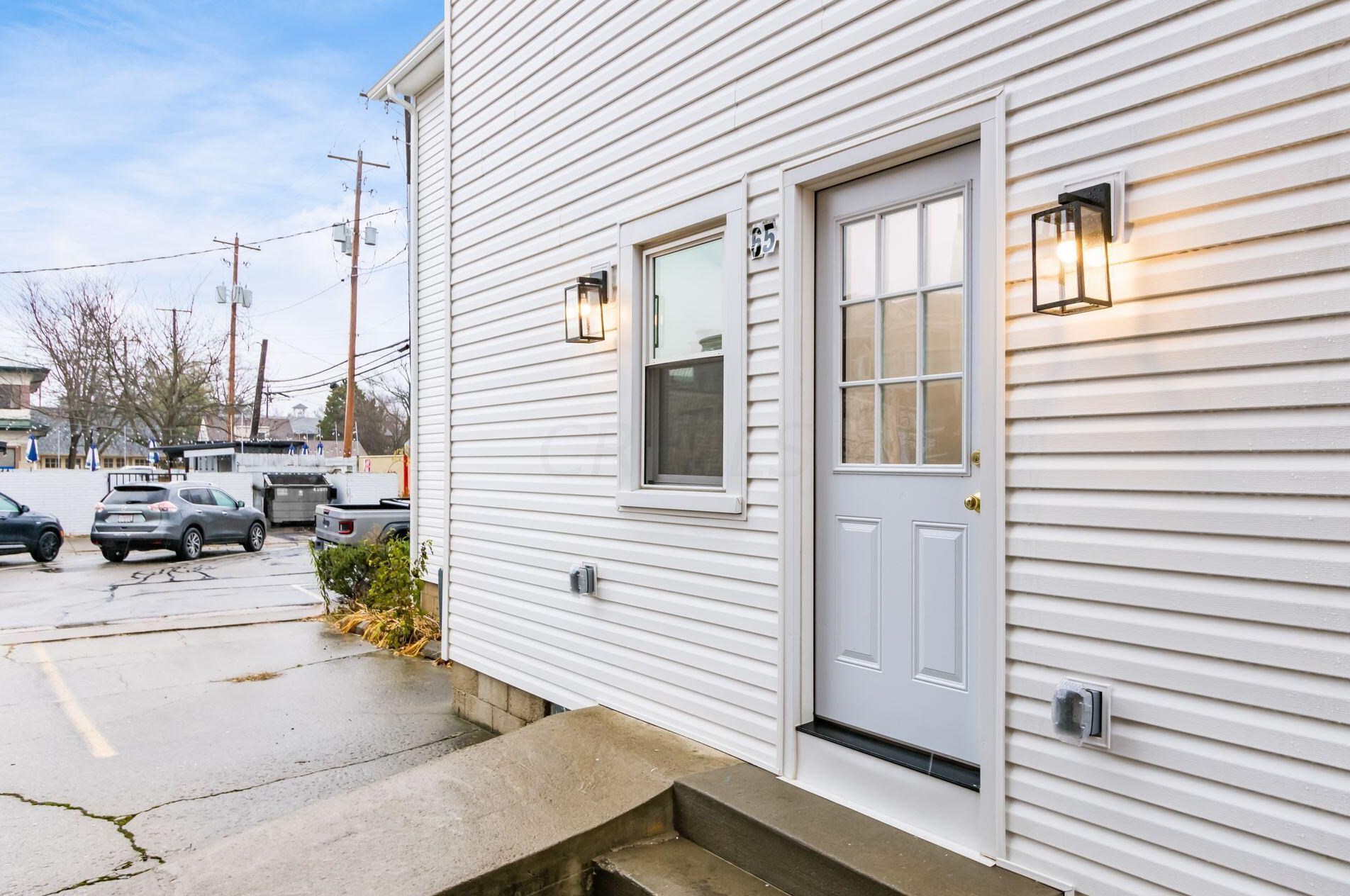 65 Town St, Columbus, OH 43230