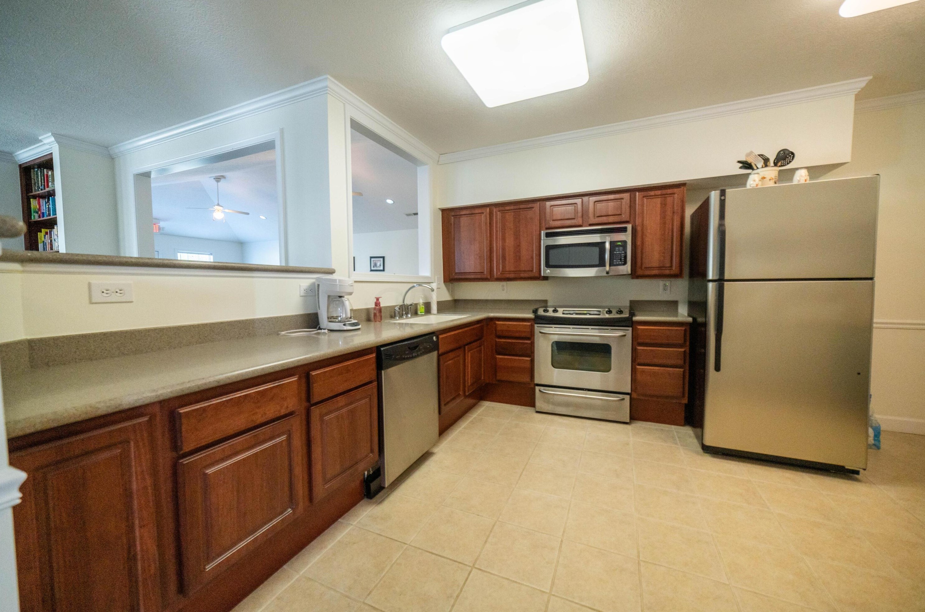 1407 Epworth Forest Dr, Lancaster OH  43130-7755 exterior