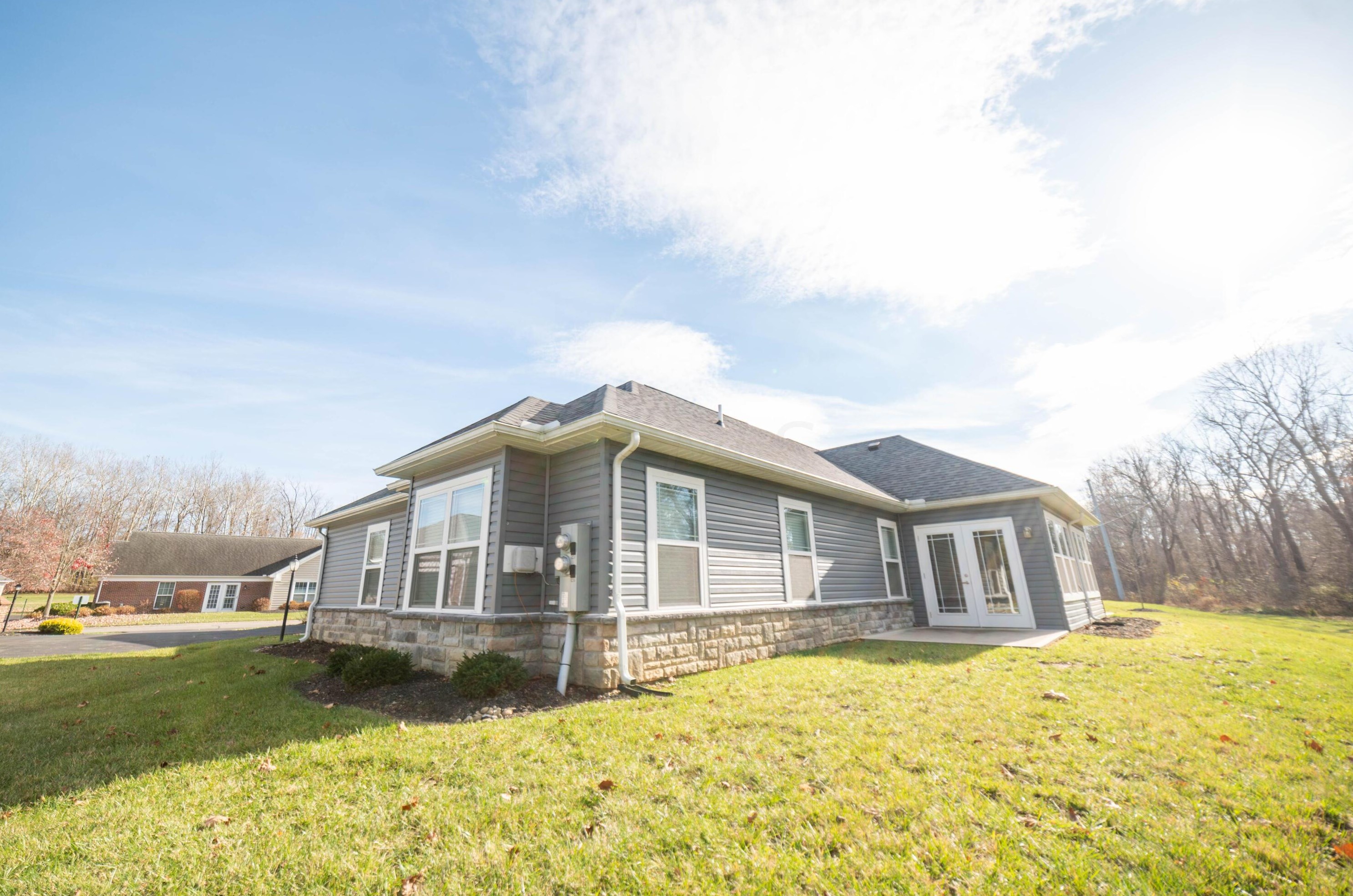 1407 Epworth Forest Dr, Lancaster OH  43130-7755 exterior