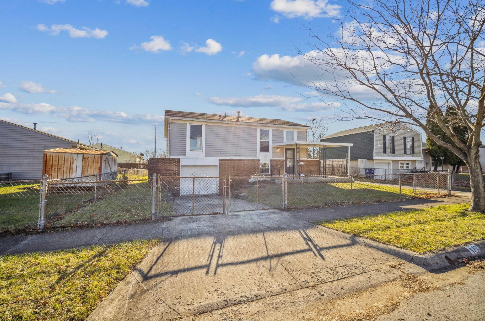 977 Kyle Ave, Columbus, OH 43207-4261